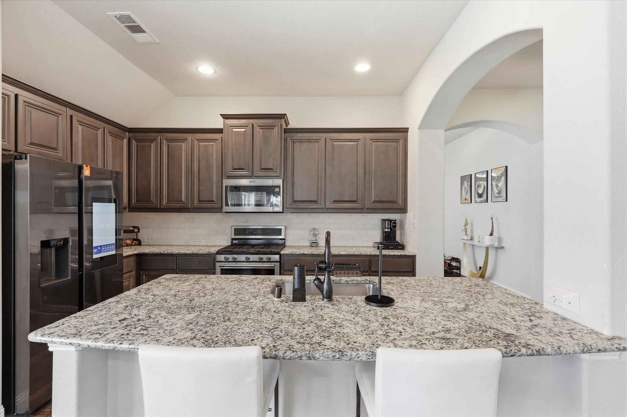 Single Family Residence For Sale in Denton County , 6038 Priory Drive, Celina, Texas 76227, 4 Bedroom, 2 Bathroom, 2 Garage spaces, 1,957 Sqft, built in 2021, mls#21301019, Real Estate Agent in Celina, Homes For Sale in Denton county, Homes For Sale in Celina, Realtor in Celina Texas, Real Estate Brokerage Independent Realty Texas, Luminita Cordes Realtor