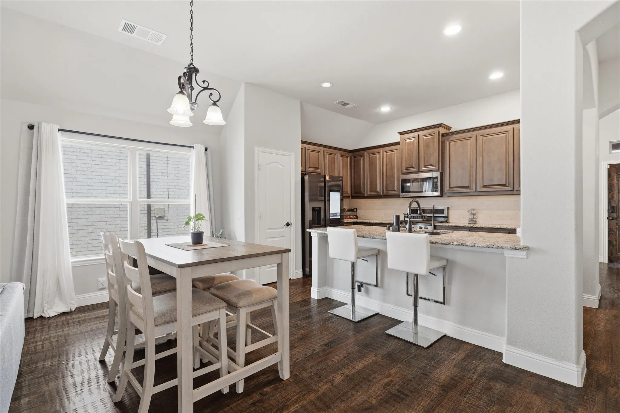Single Family Residence For Sale in Denton County , 6038 Priory Drive, Celina, Texas 76227, 4 Bedroom, 2 Bathroom, 2 Garage spaces, 1,957 Sqft, built in 2021, mls#21301019, Real Estate Agent in Celina, Homes For Sale in Denton county, Homes For Sale in Celina, Realtor in Celina Texas, Real Estate Brokerage Independent Realty Texas, Luminita Cordes Realtor