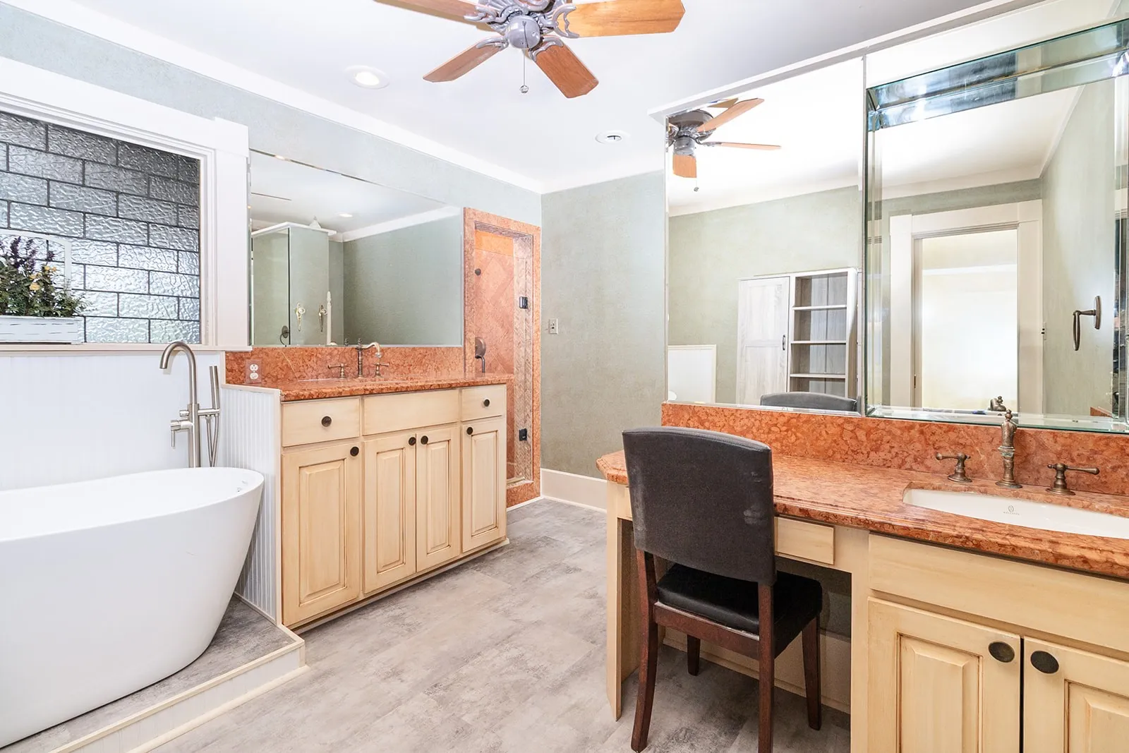 Single Family Residence For Sale in Mc Culloch County , 902 Crothers Avenue, Brady, Texas 76825, 5 Bedroom, 5 Bathroom, Garage spaces, 4,190 Sqft, built in 1916, mls#21302566, Real Estate Agent in Brady, Homes For Sale in Mc Culloch county, Homes For Sale in Brady, Realtor in Brady Texas, Real Estate Brokerage Independent Realty Texas, Luminita Cordes Realtor