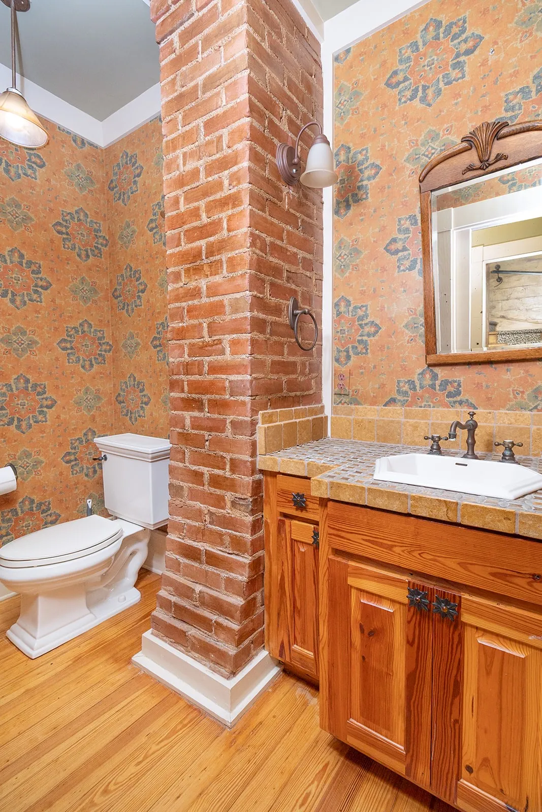 Single Family Residence For Sale in Mc Culloch County , 902 Crothers Avenue, Brady, Texas 76825, 5 Bedroom, 5 Bathroom, Garage spaces, 4,190 Sqft, built in 1916, mls#21302566, Real Estate Agent in Brady, Homes For Sale in Mc Culloch county, Homes For Sale in Brady, Realtor in Brady Texas, Real Estate Brokerage Independent Realty Texas, Luminita Cordes Realtor