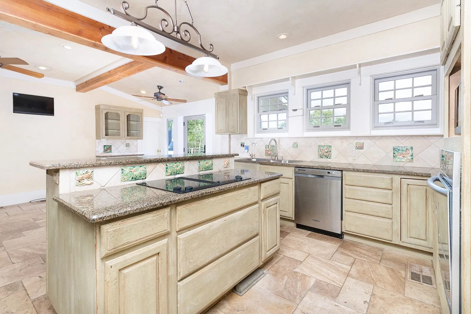Single Family Residence For Sale in Mc Culloch County , 902 Crothers Avenue, Brady, Texas 76825, 5 Bedroom, 5 Bathroom, Garage spaces, 4,190 Sqft, built in 1916, mls#21302566, Real Estate Agent in Brady, Homes For Sale in Mc Culloch county, Homes For Sale in Brady, Realtor in Brady Texas, Real Estate Brokerage Independent Realty Texas, Luminita Cordes Realtor