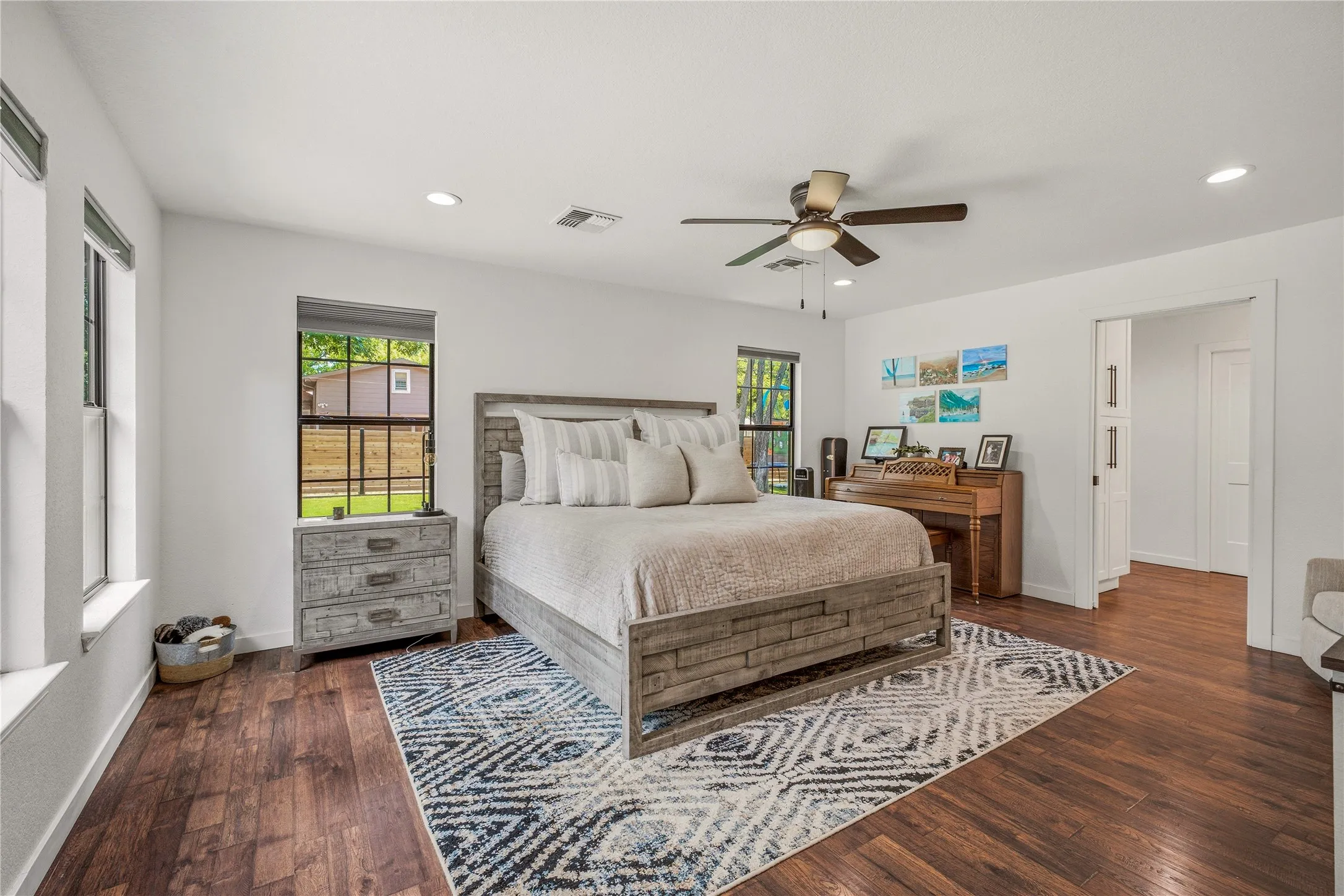 Single Family Residence For Sale in Young County , 912 Calaveras Street, Graham, Texas 76450, 3 Bedroom, 2 Bathroom, Garage spaces, 2,350 Sqft, built in 1948, mls#21301290, Real Estate Agent in Graham, Homes For Sale in Young county, Homes For Sale in Graham, Realtor in Graham Texas, Real Estate Brokerage Independent Realty Texas, Luminita Cordes Realtor