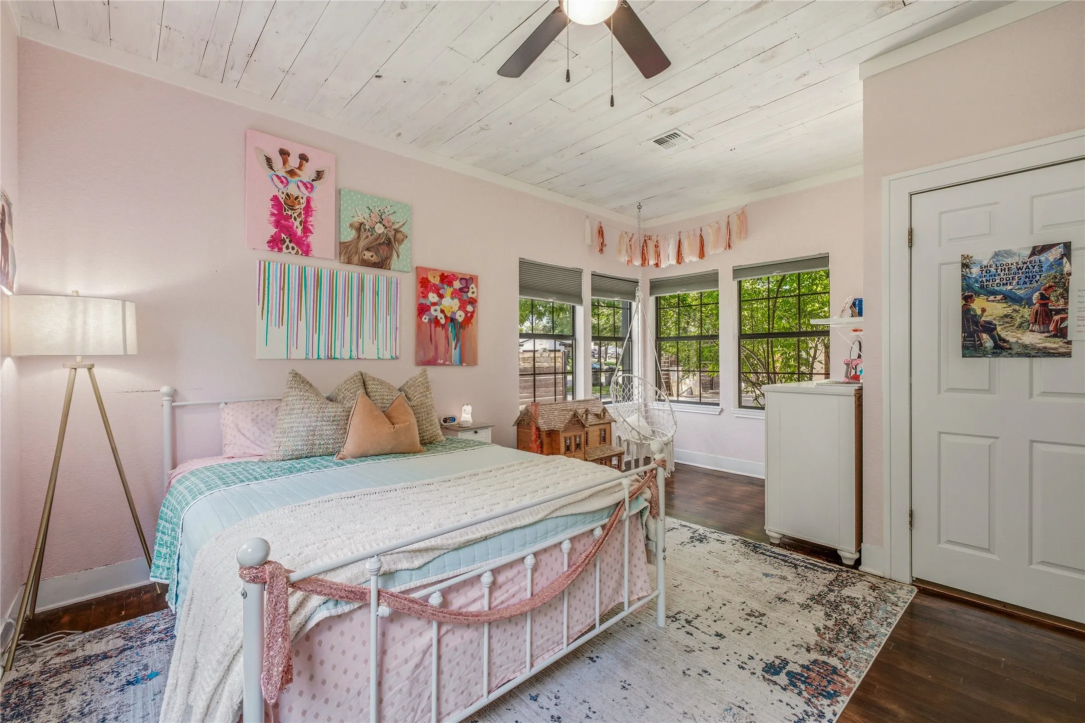 Single Family Residence For Sale in Young County , 912 Calaveras Street, Graham, Texas 76450, 3 Bedroom, 2 Bathroom, Garage spaces, 2,350 Sqft, built in 1948, mls#21301290, Real Estate Agent in Graham, Homes For Sale in Young county, Homes For Sale in Graham, Realtor in Graham Texas, Real Estate Brokerage Independent Realty Texas, Luminita Cordes Realtor