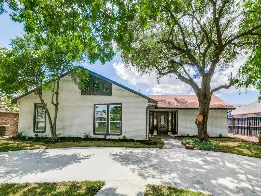 Single Family Residence For Sale in Collin County , 3013 Saddlehead Drive, Plano, Texas 75075, 3 Bedroom, 3 Bathroom, 2 Garage spaces, 2,179 Sqft, built in 1980, mls#21299503, Real Estate Agent in Plano, Homes For Sale in Collin county, Homes For Sale in Plano, Realtor in Plano Texas, Real Estate Brokerage Independent Realty Texas, Luminita Cordes Realtor