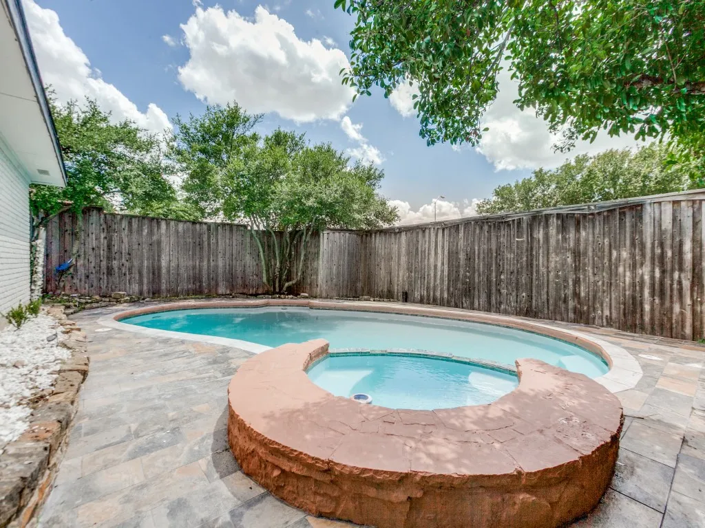 Single Family Residence For Sale in Collin County , 3013 Saddlehead Drive, Plano, Texas 75075, 3 Bedroom, 3 Bathroom, 2 Garage spaces, 2,179 Sqft, built in 1980, mls#21299503, Real Estate Agent in Plano, Homes For Sale in Collin county, Homes For Sale in Plano, Realtor in Plano Texas, Real Estate Brokerage Independent Realty Texas, Luminita Cordes Realtor
