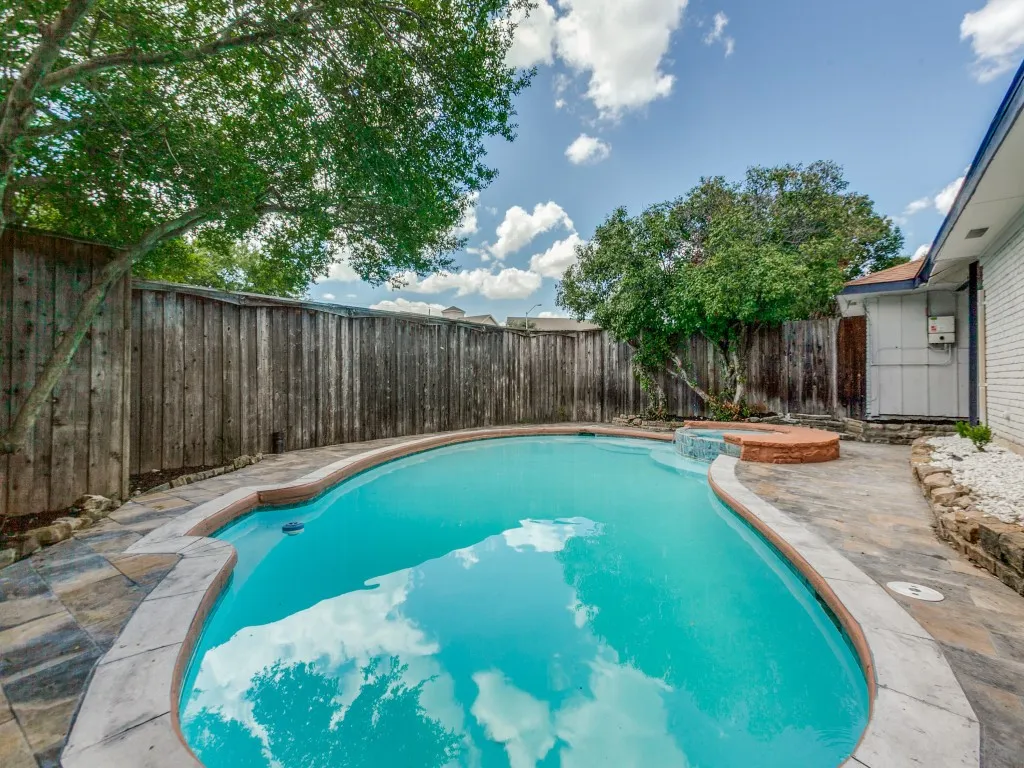 Single Family Residence For Sale in Collin County , 3013 Saddlehead Drive, Plano, Texas 75075, 3 Bedroom, 3 Bathroom, 2 Garage spaces, 2,179 Sqft, built in 1980, mls#21299503, Real Estate Agent in Plano, Homes For Sale in Collin county, Homes For Sale in Plano, Realtor in Plano Texas, Real Estate Brokerage Independent Realty Texas, Luminita Cordes Realtor