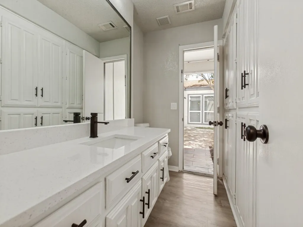 Single Family Residence For Sale in Collin County , 3013 Saddlehead Drive, Plano, Texas 75075, 3 Bedroom, 3 Bathroom, 2 Garage spaces, 2,179 Sqft, built in 1980, mls#21299503, Real Estate Agent in Plano, Homes For Sale in Collin county, Homes For Sale in Plano, Realtor in Plano Texas, Real Estate Brokerage Independent Realty Texas, Luminita Cordes Realtor