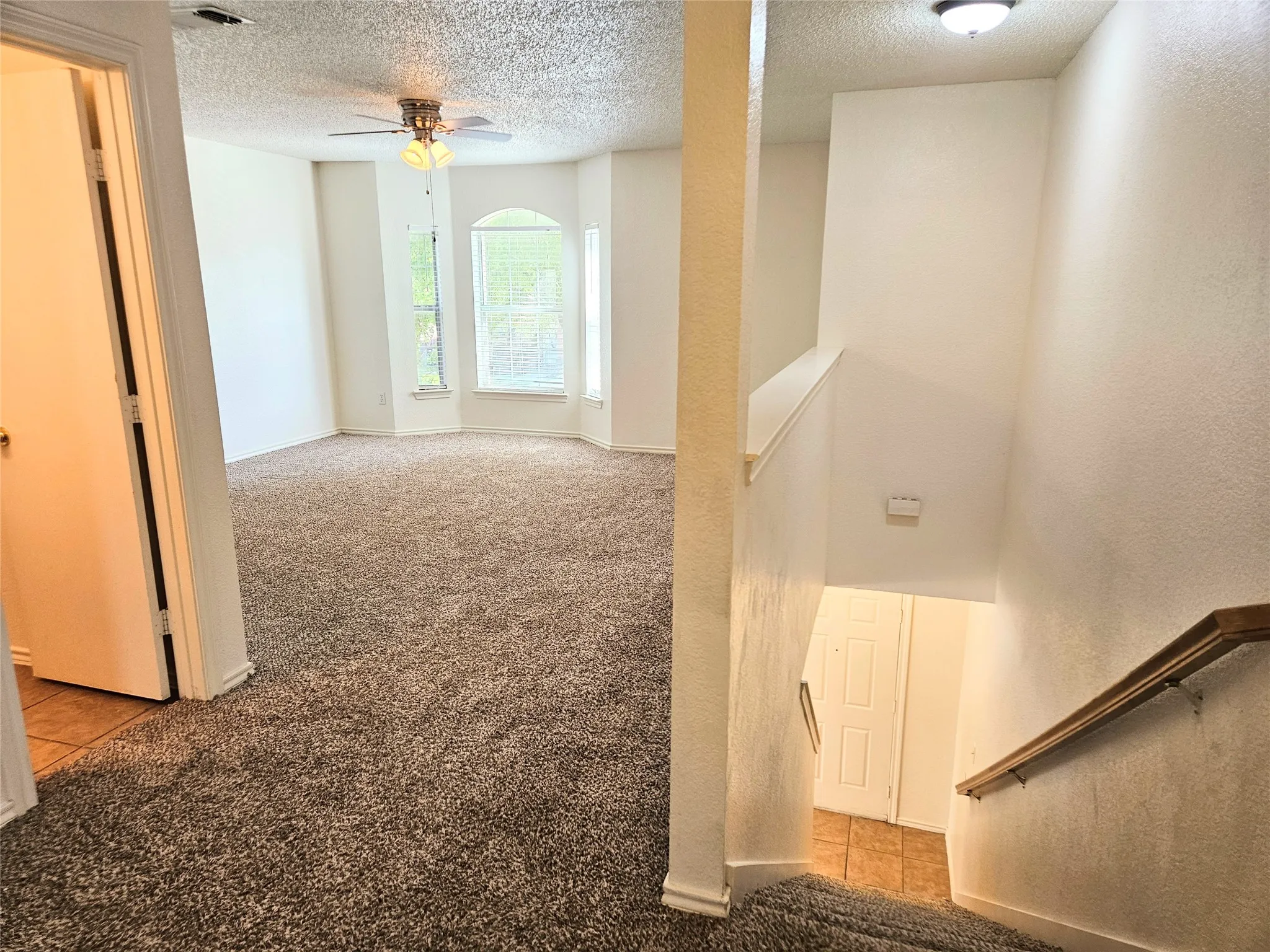 Single Family Residence For Rent in Tarrant County , 8405 Three Bars Drive, Fort Worth, Texas 76179, 3 Bedroom, 3 Bathroom, 2 Garage spaces, 2,372 Sqft, built in 2003, mls#21302603, Real Estate Agent in Fort Worth, Homes For Rent in Tarrant county, Homes For Rent in Fort Worth, Realtor in Fort Worth Texas, Real Estate Brokerage Independent Realty Texas, Luminita Cordes Realtor