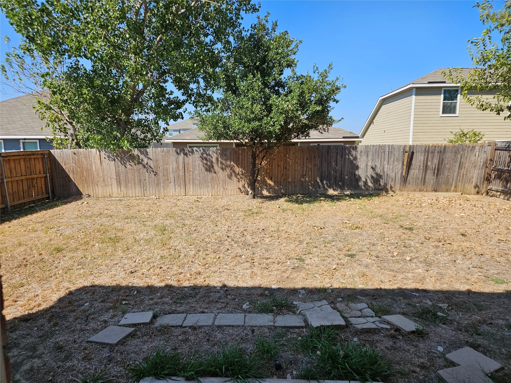 Single Family Residence For Rent in Tarrant County , 8405 Three Bars Drive, Fort Worth, Texas 76179, 3 Bedroom, 3 Bathroom, 2 Garage spaces, 2,372 Sqft, built in 2003, mls#21302603, Real Estate Agent in Fort Worth, Homes For Rent in Tarrant county, Homes For Rent in Fort Worth, Realtor in Fort Worth Texas, Real Estate Brokerage Independent Realty Texas, Luminita Cordes Realtor