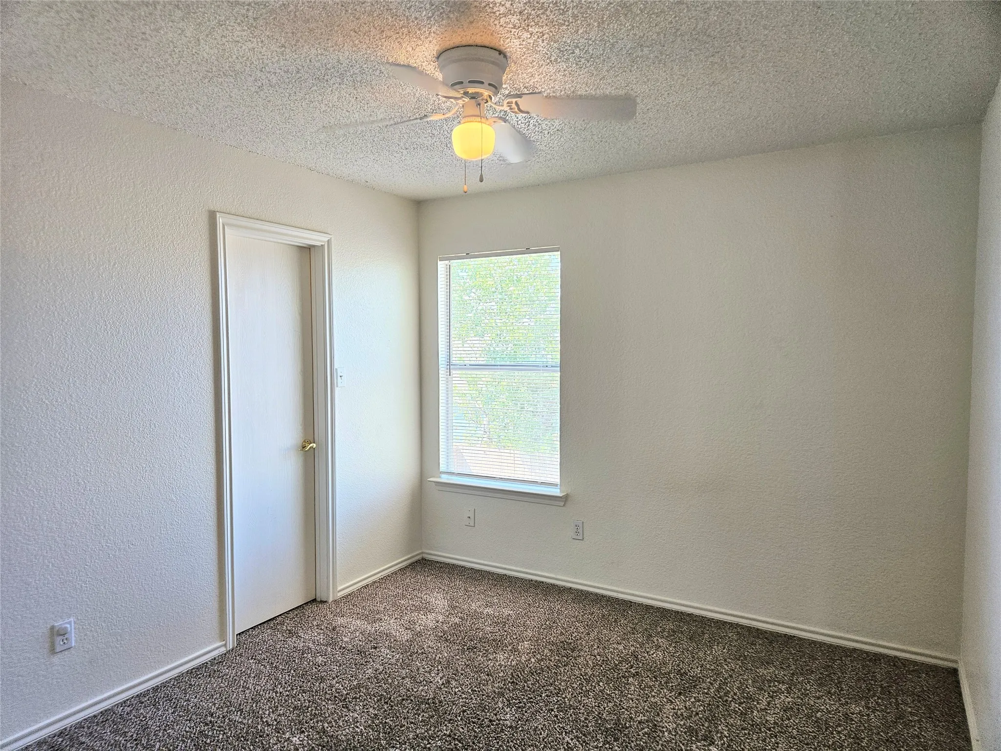 Single Family Residence For Rent in Tarrant County , 8405 Three Bars Drive, Fort Worth, Texas 76179, 3 Bedroom, 3 Bathroom, 2 Garage spaces, 2,372 Sqft, built in 2003, mls#21302603, Real Estate Agent in Fort Worth, Homes For Rent in Tarrant county, Homes For Rent in Fort Worth, Realtor in Fort Worth Texas, Real Estate Brokerage Independent Realty Texas, Luminita Cordes Realtor