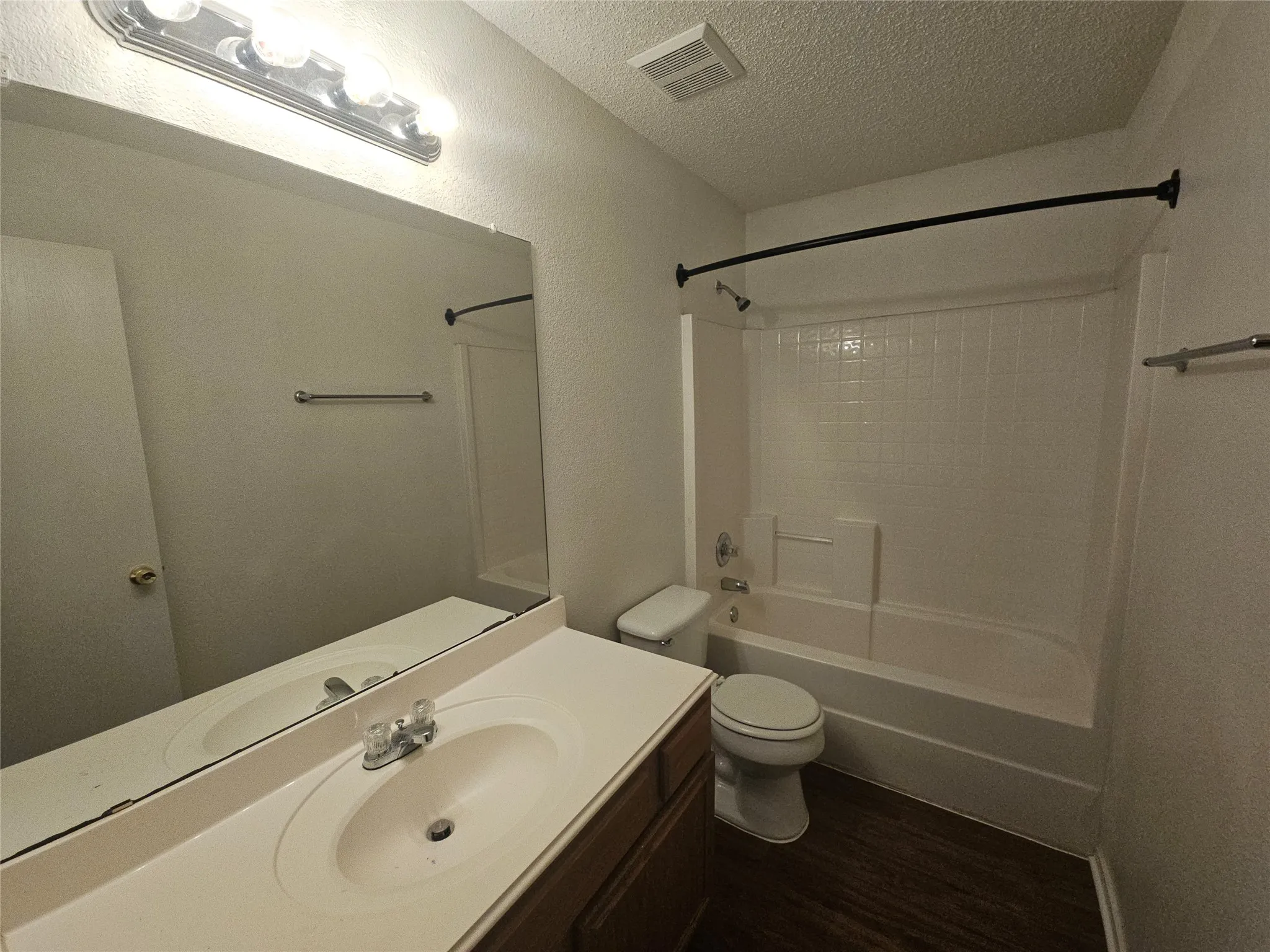 Single Family Residence For Rent in Tarrant County , 8405 Three Bars Drive, Fort Worth, Texas 76179, 3 Bedroom, 3 Bathroom, 2 Garage spaces, 2,372 Sqft, built in 2003, mls#21302603, Real Estate Agent in Fort Worth, Homes For Rent in Tarrant county, Homes For Rent in Fort Worth, Realtor in Fort Worth Texas, Real Estate Brokerage Independent Realty Texas, Luminita Cordes Realtor