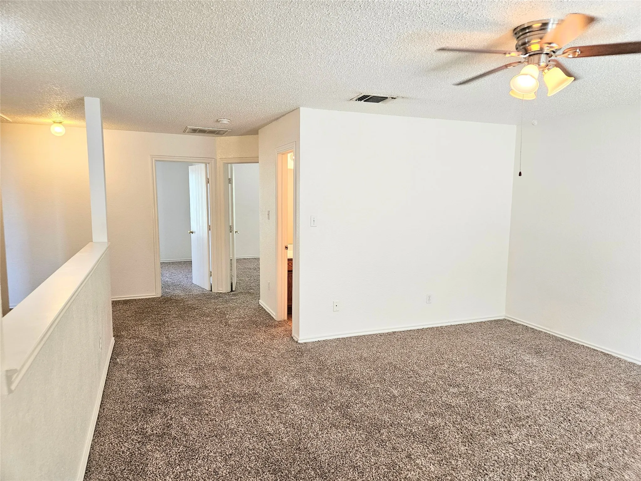 Single Family Residence For Rent in Tarrant County , 8405 Three Bars Drive, Fort Worth, Texas 76179, 3 Bedroom, 3 Bathroom, 2 Garage spaces, 2,372 Sqft, built in 2003, mls#21302603, Real Estate Agent in Fort Worth, Homes For Rent in Tarrant county, Homes For Rent in Fort Worth, Realtor in Fort Worth Texas, Real Estate Brokerage Independent Realty Texas, Luminita Cordes Realtor