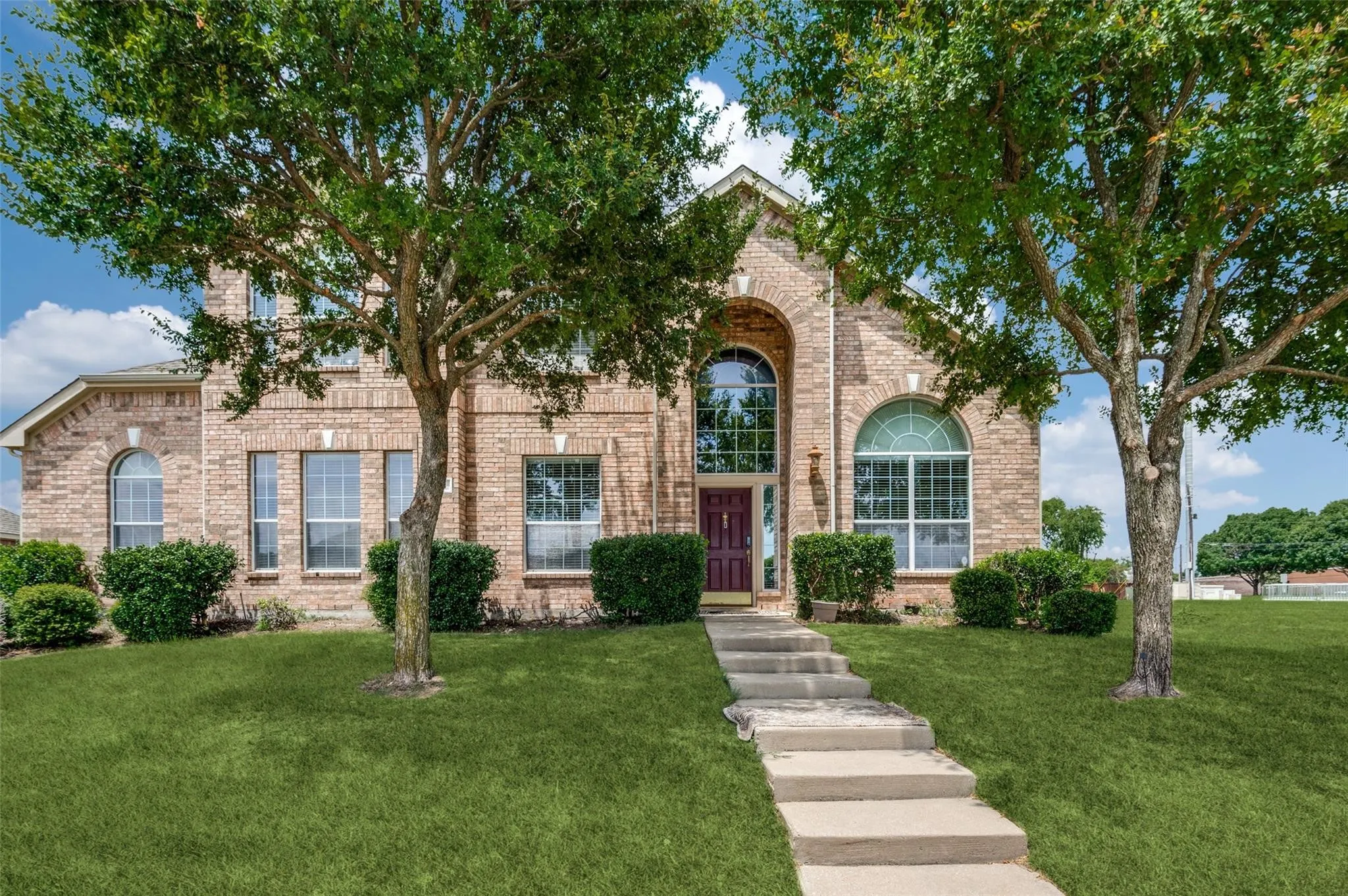 Single Family Residence For Rent in Collin County , 323 Del Cano Drive, Allen, Texas 75002, 5 Bedroom, 3 Bathroom, 2 Garage spaces, 3,346 Sqft, built in 2003, mls#21302591, Real Estate Agent in Allen, Homes For Rent in Collin county, Homes For Rent in Allen, Realtor in Allen Texas, Real Estate Brokerage Independent Realty Texas, Luminita Cordes Realtor