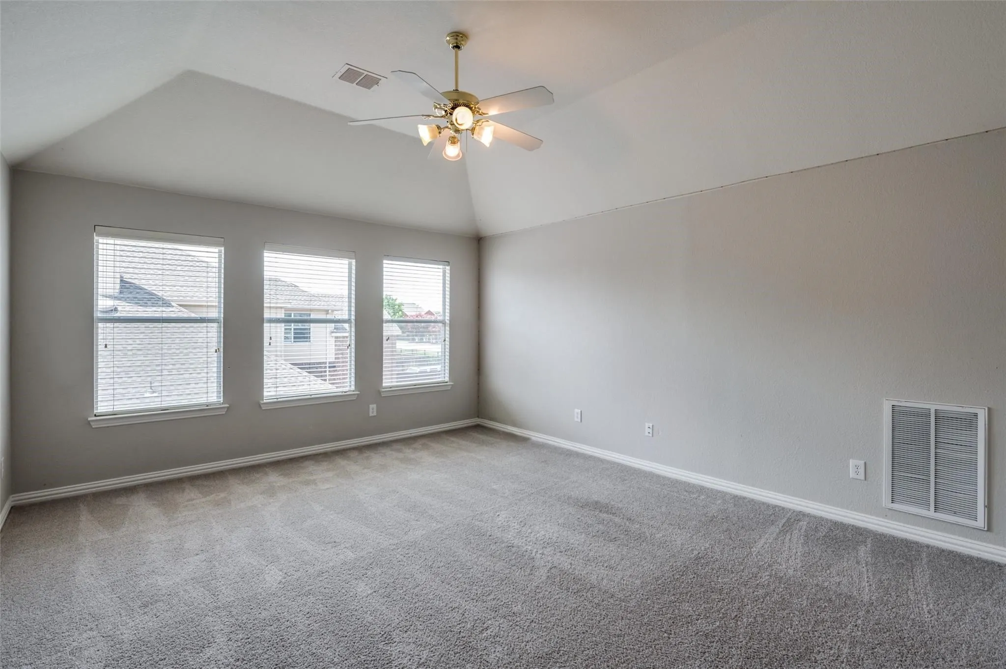Single Family Residence For Rent in Collin County , 323 Del Cano Drive, Allen, Texas 75002, 5 Bedroom, 3 Bathroom, 2 Garage spaces, 3,346 Sqft, built in 2003, mls#21302591, Real Estate Agent in Allen, Homes For Rent in Collin county, Homes For Rent in Allen, Realtor in Allen Texas, Real Estate Brokerage Independent Realty Texas, Luminita Cordes Realtor