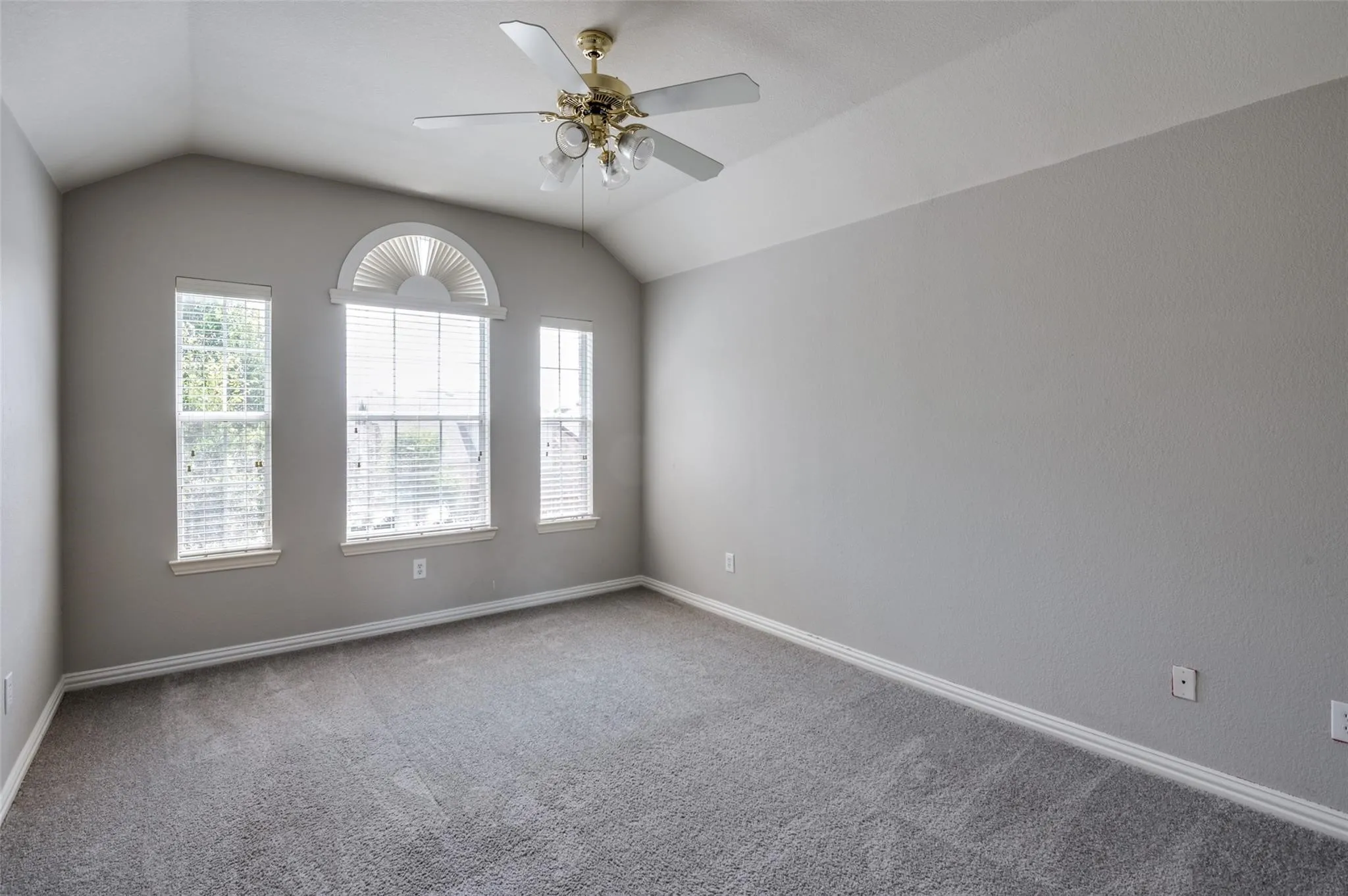 Single Family Residence For Rent in Collin County , 323 Del Cano Drive, Allen, Texas 75002, 5 Bedroom, 3 Bathroom, 2 Garage spaces, 3,346 Sqft, built in 2003, mls#21302591, Real Estate Agent in Allen, Homes For Rent in Collin county, Homes For Rent in Allen, Realtor in Allen Texas, Real Estate Brokerage Independent Realty Texas, Luminita Cordes Realtor