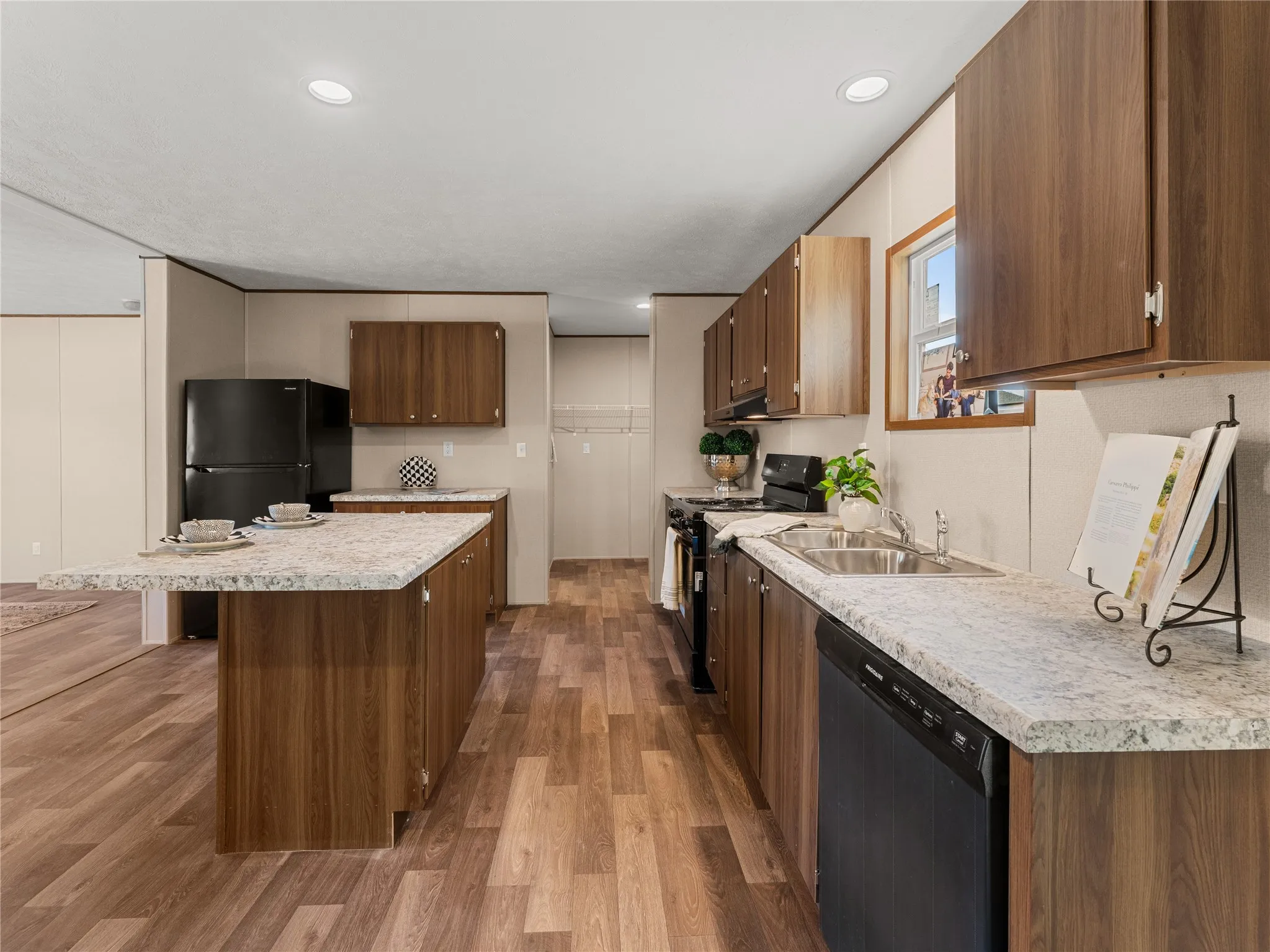 Manufactured Home For Sale in Wise County , 189 Shady Springs Drive, Runaway Bay, Texas 76246, 4 Bedroom, 2 Bathroom, Garage spaces, 1,475 Sqft, built in 2026, mls#21301962, Real Estate Agent in Runaway Bay, Homes For Sale in Wise county, Homes For Sale in Runaway Bay, Realtor in Runaway Bay Texas, Real Estate Brokerage Independent Realty Texas, Luminita Cordes Realtor