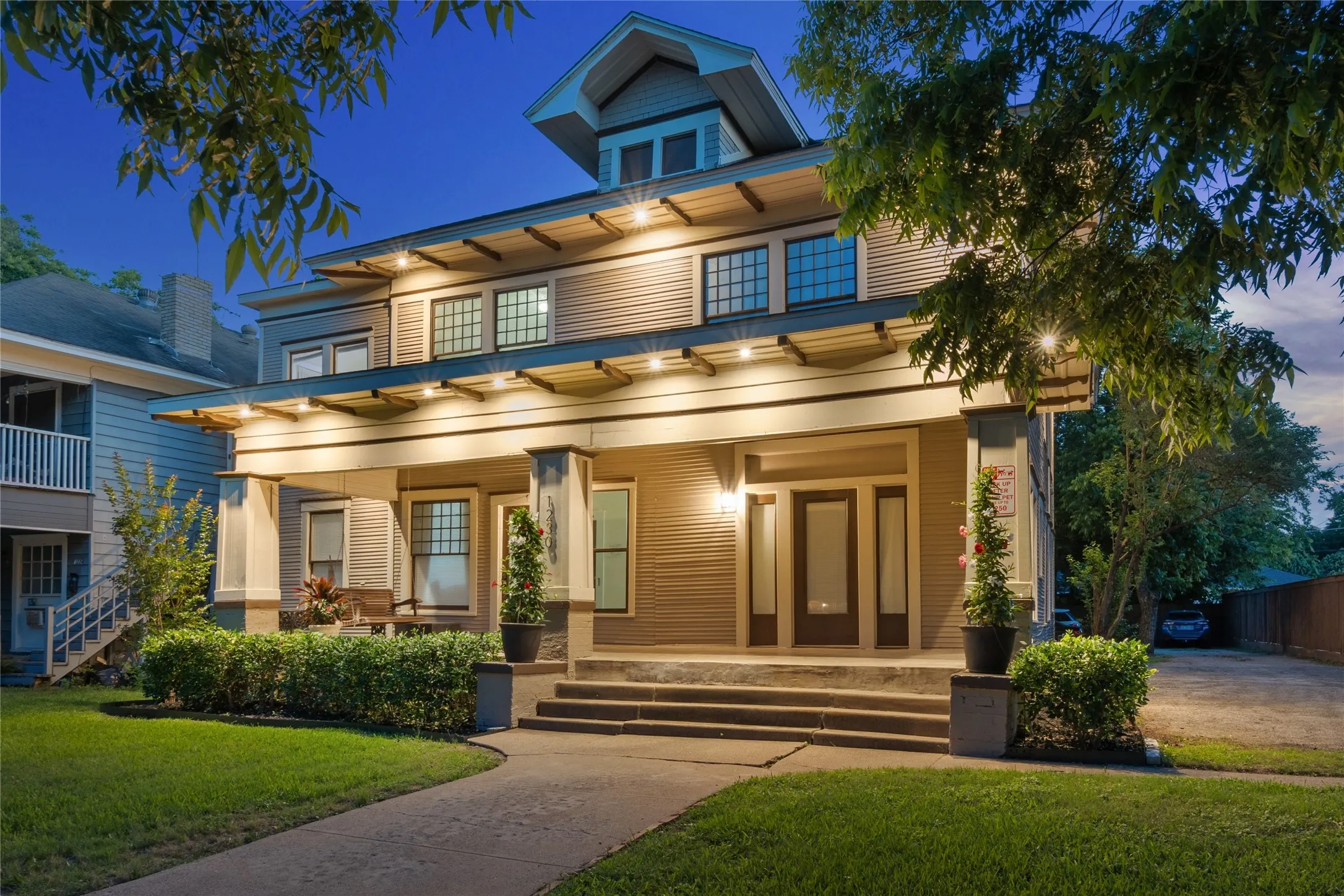 Quadruplex For Sale in Dallas County , 1230 Kings Highway, Dallas, Texas 75208, 5 Bedroom, 4 Bathroom, Garage spaces, 0 Sqft, built in 1910, mls#21260393, Real Estate Agent in Dallas, Homes For Sale in Dallas county, Homes For Sale in Dallas, Realtor in Dallas Texas, Real Estate Brokerage Independent Realty Texas, Luminita Cordes Realtor
