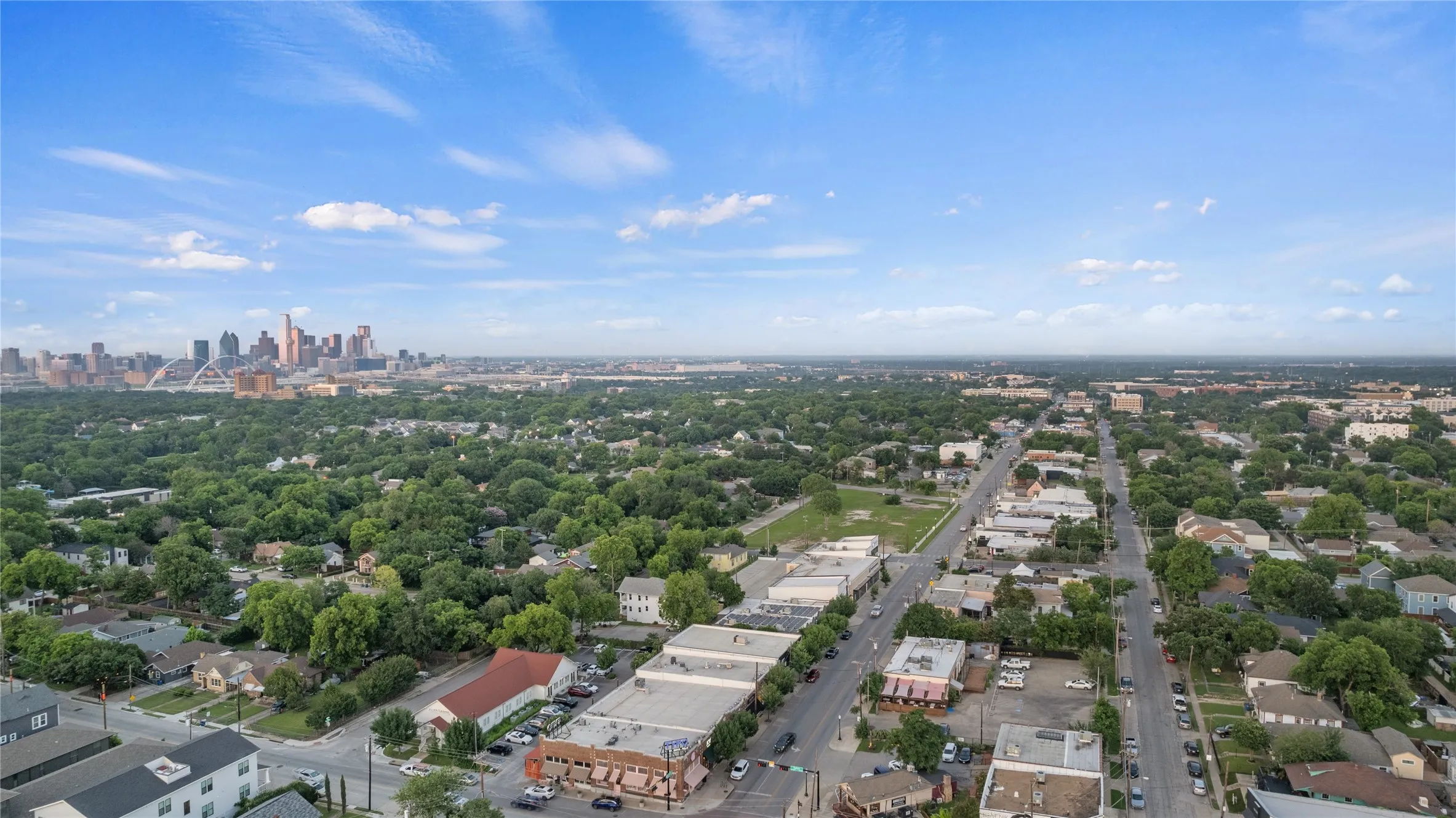 Quadruplex For Sale in Dallas County , 1230 Kings Highway, Dallas, Texas 75208, 5 Bedroom, 4 Bathroom, Garage spaces, 0 Sqft, built in 1910, mls#21260393, Real Estate Agent in Dallas, Homes For Sale in Dallas county, Homes For Sale in Dallas, Realtor in Dallas Texas, Real Estate Brokerage Independent Realty Texas, Luminita Cordes Realtor