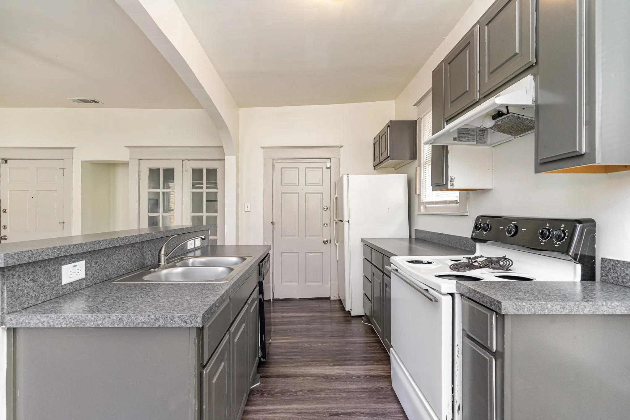 Quadruplex For Sale in Dallas County , 1230 Kings Highway, Dallas, Texas 75208, 5 Bedroom, 4 Bathroom, Garage spaces, 0 Sqft, built in 1910, mls#21260393, Real Estate Agent in Dallas, Homes For Sale in Dallas county, Homes For Sale in Dallas, Realtor in Dallas Texas, Real Estate Brokerage Independent Realty Texas, Luminita Cordes Realtor