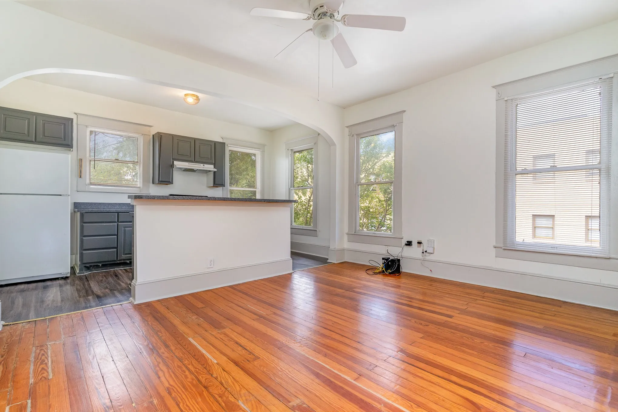 Quadruplex For Sale in Dallas County , 1230 Kings Highway, Dallas, Texas 75208, 5 Bedroom, 4 Bathroom, Garage spaces, 0 Sqft, built in 1910, mls#21260393, Real Estate Agent in Dallas, Homes For Sale in Dallas county, Homes For Sale in Dallas, Realtor in Dallas Texas, Real Estate Brokerage Independent Realty Texas, Luminita Cordes Realtor
