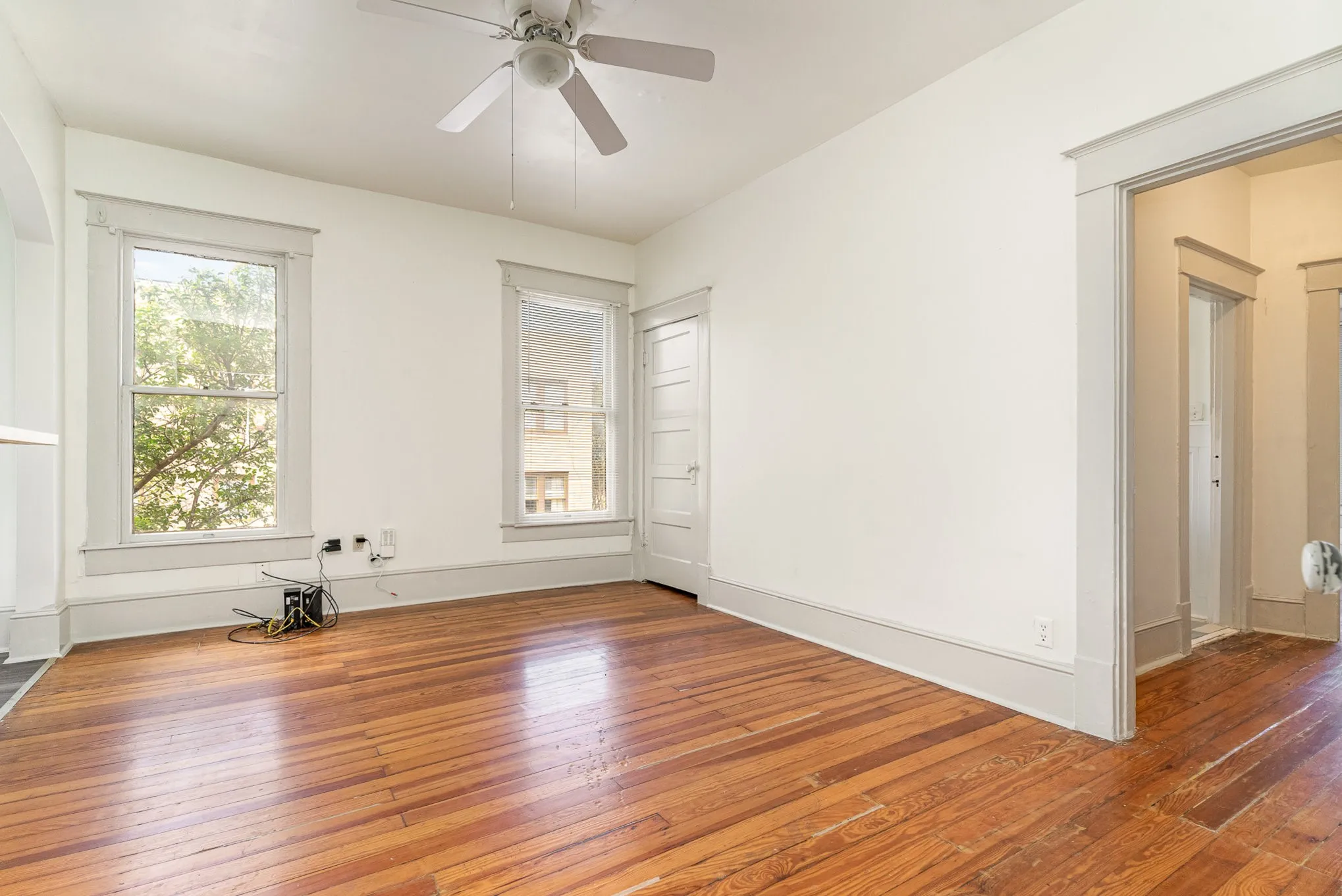 Quadruplex For Sale in Dallas County , 1230 Kings Highway, Dallas, Texas 75208, 5 Bedroom, 4 Bathroom, Garage spaces, 0 Sqft, built in 1910, mls#21260393, Real Estate Agent in Dallas, Homes For Sale in Dallas county, Homes For Sale in Dallas, Realtor in Dallas Texas, Real Estate Brokerage Independent Realty Texas, Luminita Cordes Realtor