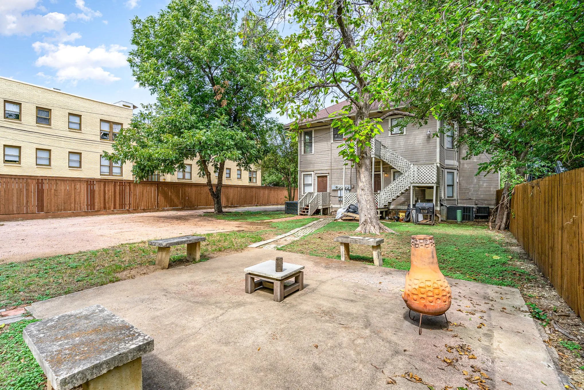 Quadruplex For Sale in Dallas County , 1230 Kings Highway, Dallas, Texas 75208, 5 Bedroom, 4 Bathroom, Garage spaces, 0 Sqft, built in 1910, mls#21260393, Real Estate Agent in Dallas, Homes For Sale in Dallas county, Homes For Sale in Dallas, Realtor in Dallas Texas, Real Estate Brokerage Independent Realty Texas, Luminita Cordes Realtor