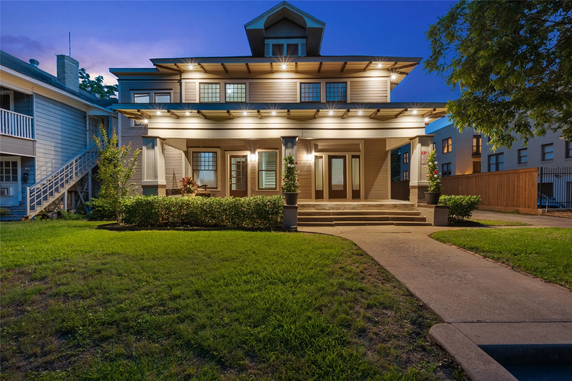 Quadruplex For Sale in Dallas County , 1230 Kings Highway, Dallas, Texas 75208, 5 Bedroom, 4 Bathroom, Garage spaces, 0 Sqft, built in 1910, mls#21260393, Real Estate Agent in Dallas, Homes For Sale in Dallas county, Homes For Sale in Dallas, Realtor in Dallas Texas, Real Estate Brokerage Independent Realty Texas, Luminita Cordes Realtor