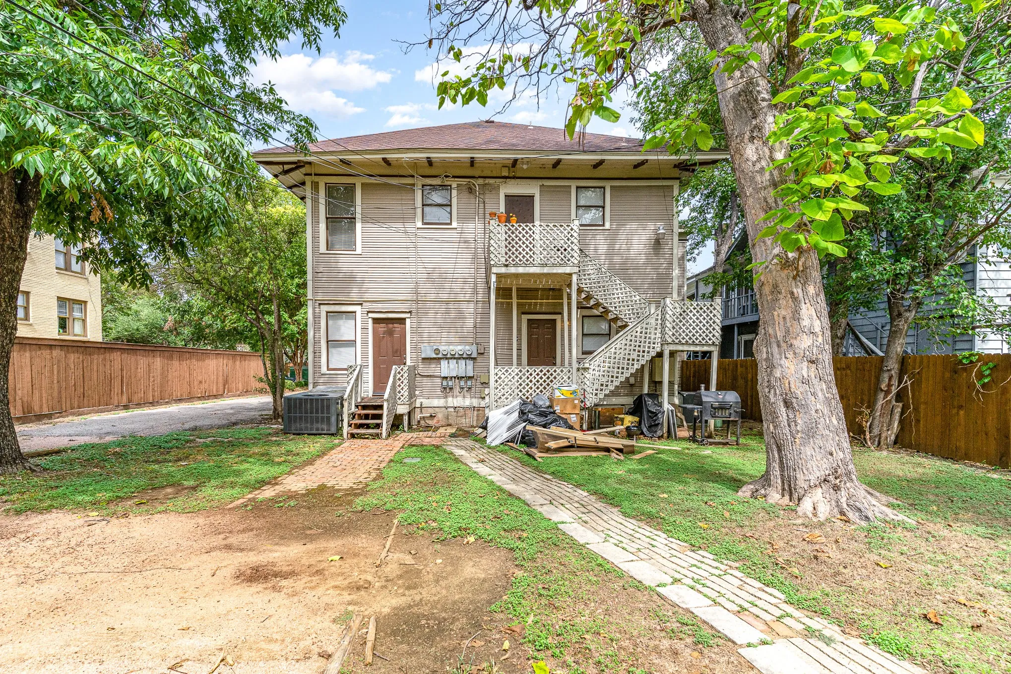 Quadruplex For Sale in Dallas County , 1230 Kings Highway, Dallas, Texas 75208, 5 Bedroom, 4 Bathroom, Garage spaces, 0 Sqft, built in 1910, mls#21260393, Real Estate Agent in Dallas, Homes For Sale in Dallas county, Homes For Sale in Dallas, Realtor in Dallas Texas, Real Estate Brokerage Independent Realty Texas, Luminita Cordes Realtor