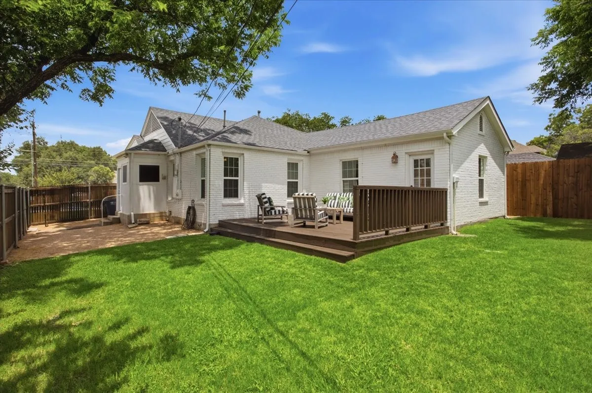 Single Family Residence For Sale in Tarrant County , 2721 Benbrook Boulevard, Fort Worth, Texas 76109, 3 Bedroom, 2 Bathroom, Garage spaces, 1,833 Sqft, built in 1939, mls#21300753, Real Estate Agent in Fort Worth, Homes For Sale in Tarrant county, Homes For Sale in Fort Worth, Realtor in Fort Worth Texas, Real Estate Brokerage Independent Realty Texas, Luminita Cordes Realtor
