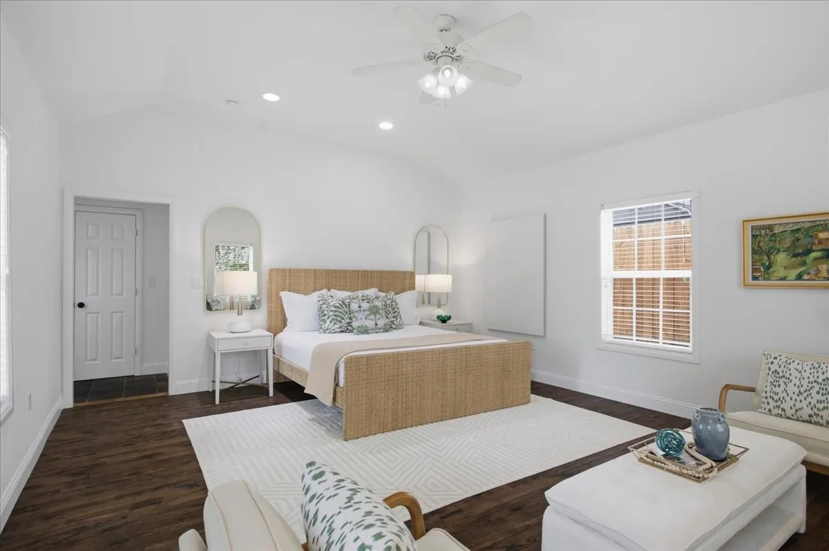 Single Family Residence For Sale in Tarrant County , 2721 Benbrook Boulevard, Fort Worth, Texas 76109, 3 Bedroom, 2 Bathroom, Garage spaces, 1,833 Sqft, built in 1939, mls#21300753, Real Estate Agent in Fort Worth, Homes For Sale in Tarrant county, Homes For Sale in Fort Worth, Realtor in Fort Worth Texas, Real Estate Brokerage Independent Realty Texas, Luminita Cordes Realtor