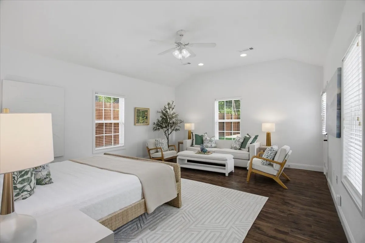 Single Family Residence For Sale in Tarrant County , 2721 Benbrook Boulevard, Fort Worth, Texas 76109, 3 Bedroom, 2 Bathroom, Garage spaces, 1,833 Sqft, built in 1939, mls#21300753, Real Estate Agent in Fort Worth, Homes For Sale in Tarrant county, Homes For Sale in Fort Worth, Realtor in Fort Worth Texas, Real Estate Brokerage Independent Realty Texas, Luminita Cordes Realtor