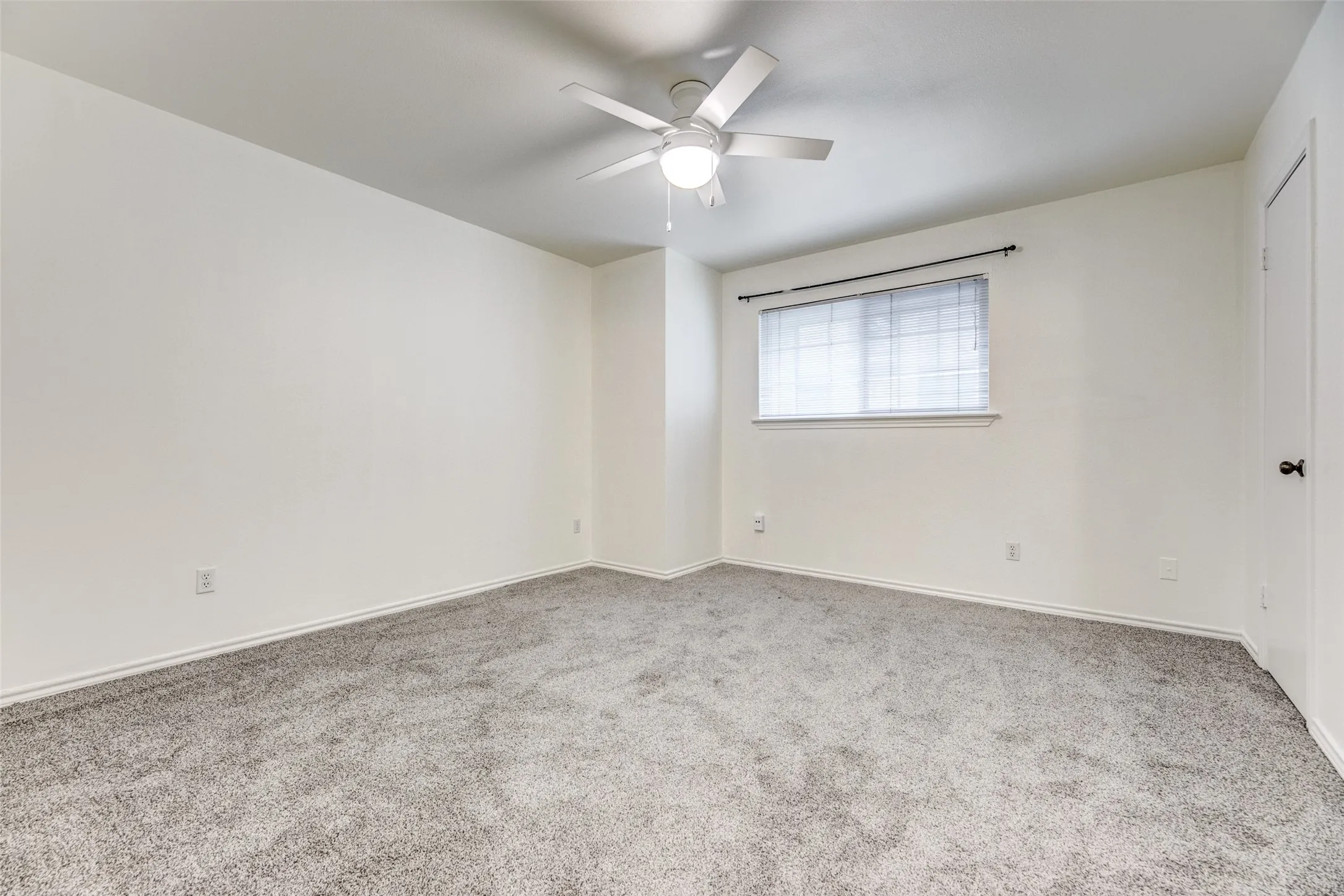 Condominium For Rent in Dallas County , 3212 Daniel Avenue D, University Park, Texas 75205, 2 Bedroom, 2 Bathroom, Garage spaces, 1,190 Sqft, built in 1971, Price $2,495, mls#21302584, Real Estate Agent in University Park, Homes For Rent in Dallas county, Homes For Rent in University Park, Realtor in University Park Texas, Real Estate Brokerage Independent Realty Texas, Luminita Cordes Realtor