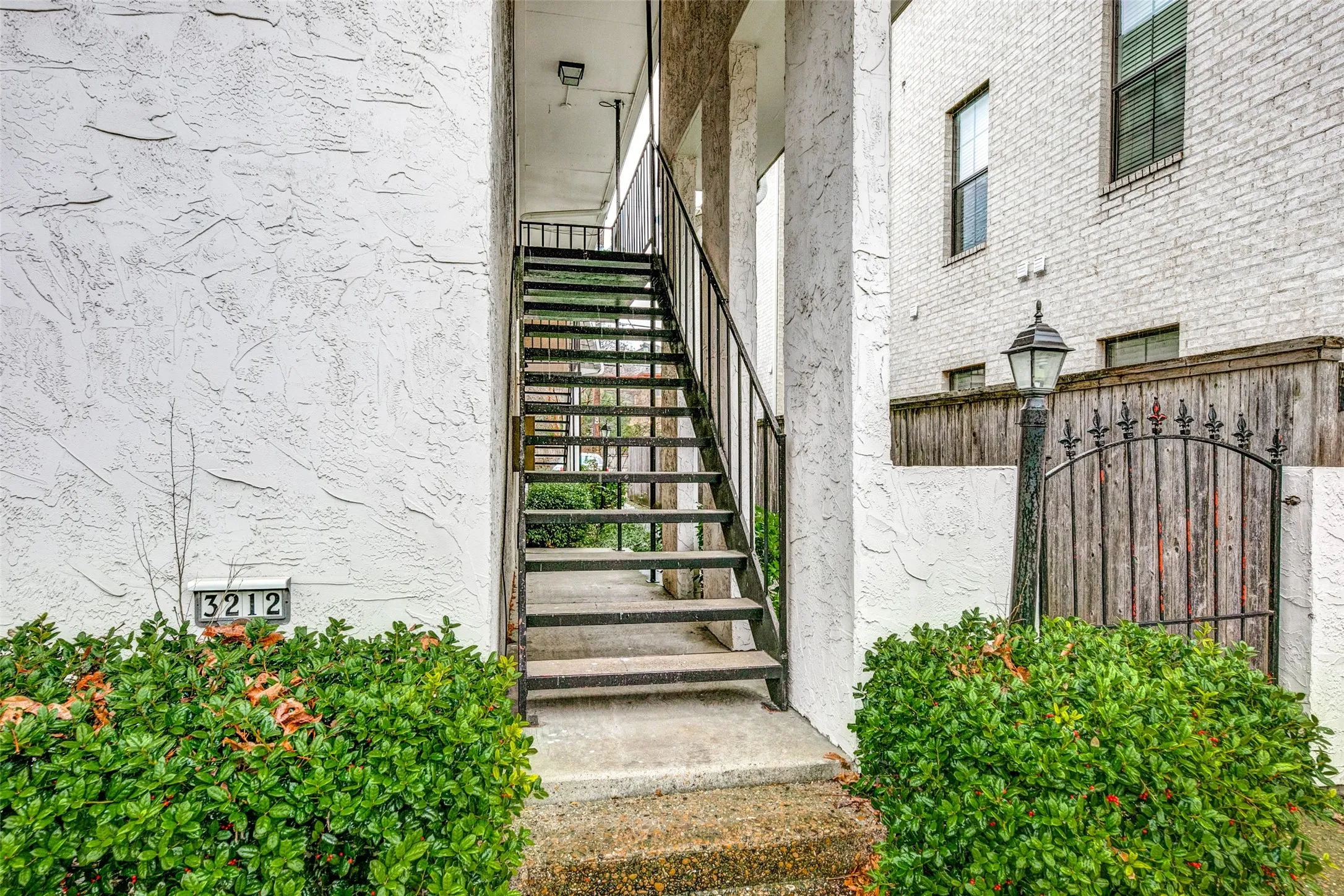 Condominium For Rent in Dallas County , 3212 Daniel Avenue D, University Park, Texas 75205, 2 Bedroom, 2 Bathroom, Garage spaces, 1,190 Sqft, built in 1971, Price $2,495, mls#21302584, Real Estate Agent in University Park, Homes For Rent in Dallas county, Homes For Rent in University Park, Realtor in University Park Texas, Real Estate Brokerage Independent Realty Texas, Luminita Cordes Realtor