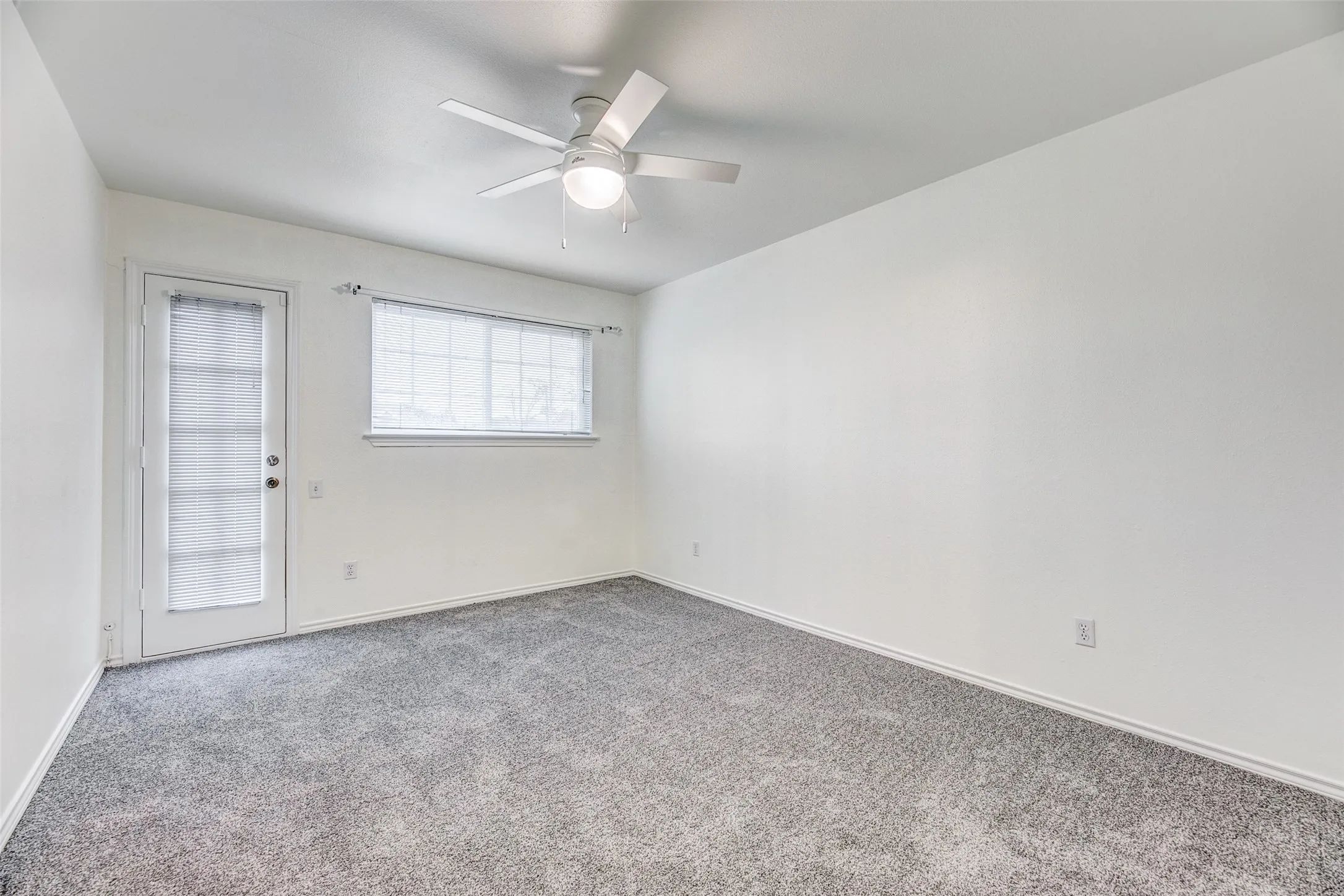 Condominium For Rent in Dallas County , 3212 Daniel Avenue D, University Park, Texas 75205, 2 Bedroom, 2 Bathroom, Garage spaces, 1,190 Sqft, built in 1971, Price $2,495, mls#21302584, Real Estate Agent in University Park, Homes For Rent in Dallas county, Homes For Rent in University Park, Realtor in University Park Texas, Real Estate Brokerage Independent Realty Texas, Luminita Cordes Realtor