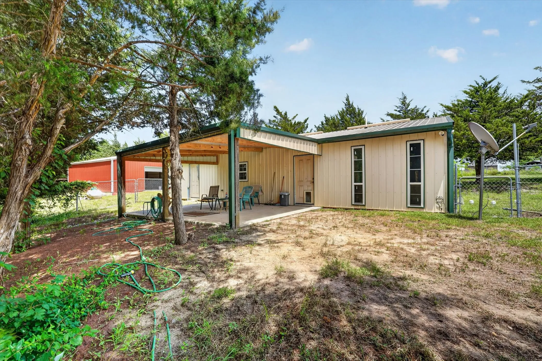 Single Family Residence For Sale in Hunt County , 8088 Telegraph Road, Quinlan, Texas 75474, 3 Bedroom, 2 Bathroom, 2 Garage spaces, 1,500 Sqft, built in 2019, mls#21300891, Real Estate Agent in Quinlan, Homes For Sale in Hunt county, Homes For Sale in Quinlan, Realtor in Quinlan Texas, Real Estate Brokerage Independent Realty Texas, Luminita Cordes Realtor