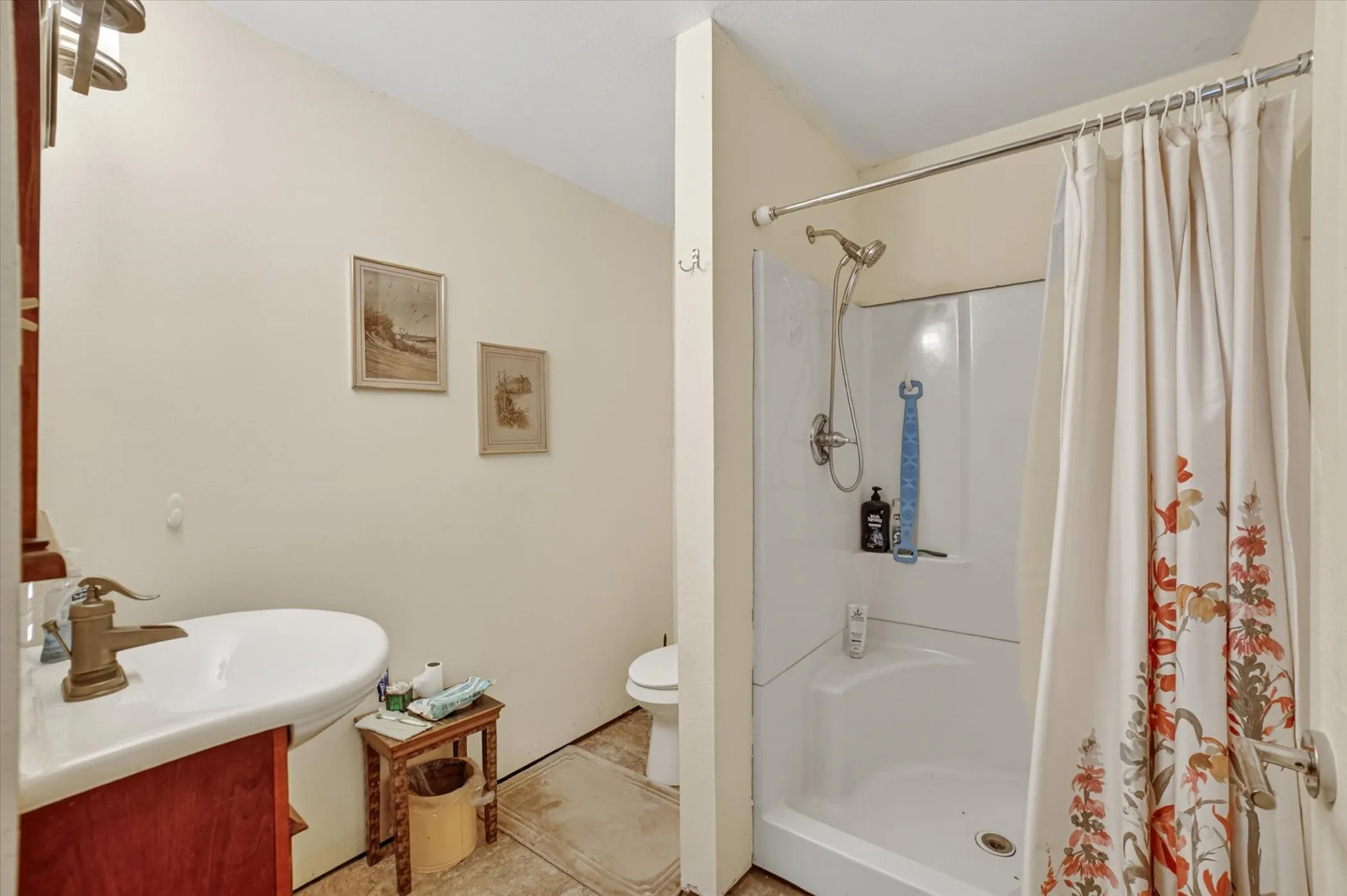 Single Family Residence For Sale in Hunt County , 8088 Telegraph Road, Quinlan, Texas 75474, 3 Bedroom, 2 Bathroom, 2 Garage spaces, 1,500 Sqft, built in 2019, mls#21300891, Real Estate Agent in Quinlan, Homes For Sale in Hunt county, Homes For Sale in Quinlan, Realtor in Quinlan Texas, Real Estate Brokerage Independent Realty Texas, Luminita Cordes Realtor