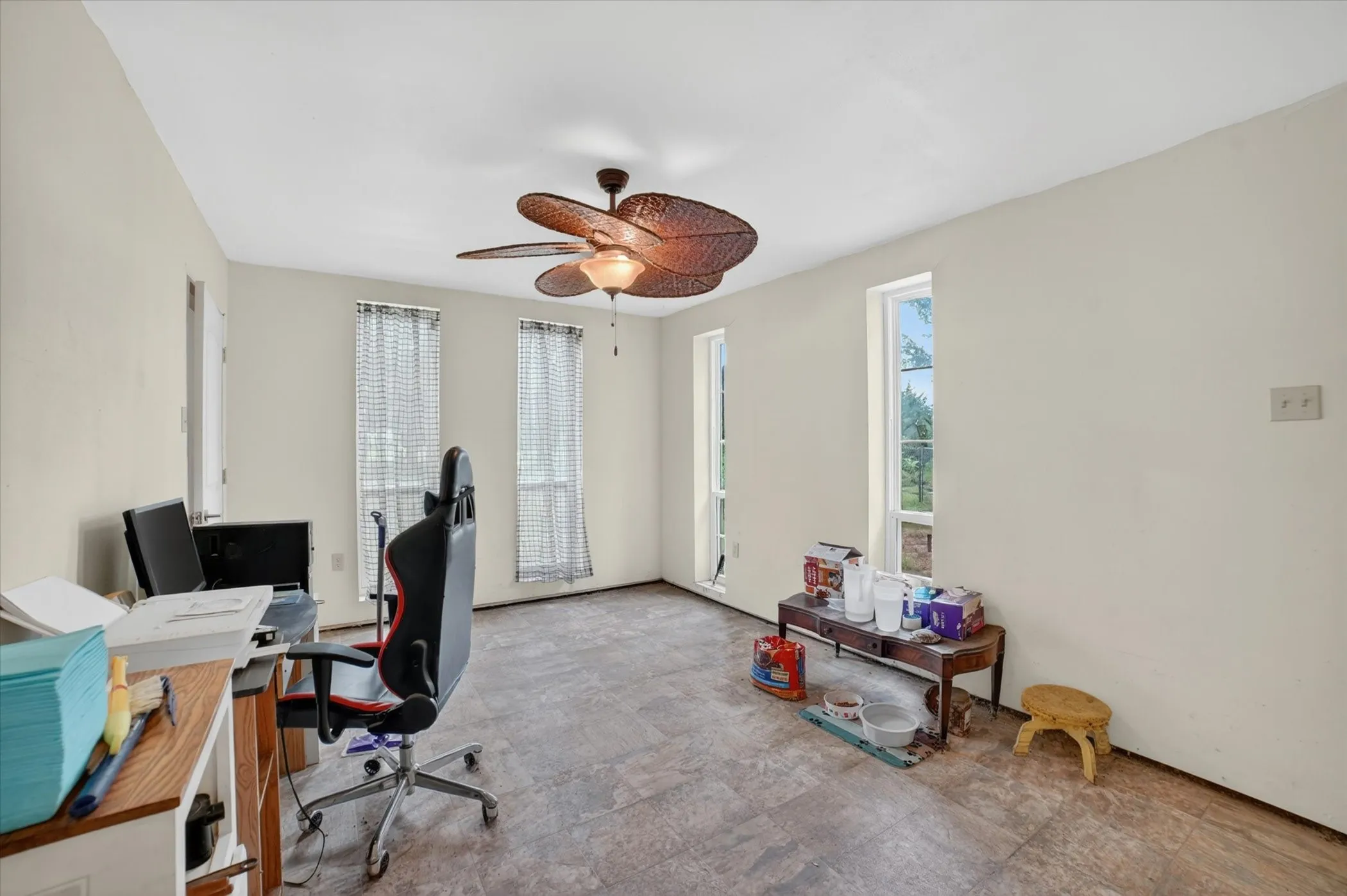 Single Family Residence For Sale in Hunt County , 8088 Telegraph Road, Quinlan, Texas 75474, 3 Bedroom, 2 Bathroom, 2 Garage spaces, 1,500 Sqft, built in 2019, mls#21300891, Real Estate Agent in Quinlan, Homes For Sale in Hunt county, Homes For Sale in Quinlan, Realtor in Quinlan Texas, Real Estate Brokerage Independent Realty Texas, Luminita Cordes Realtor