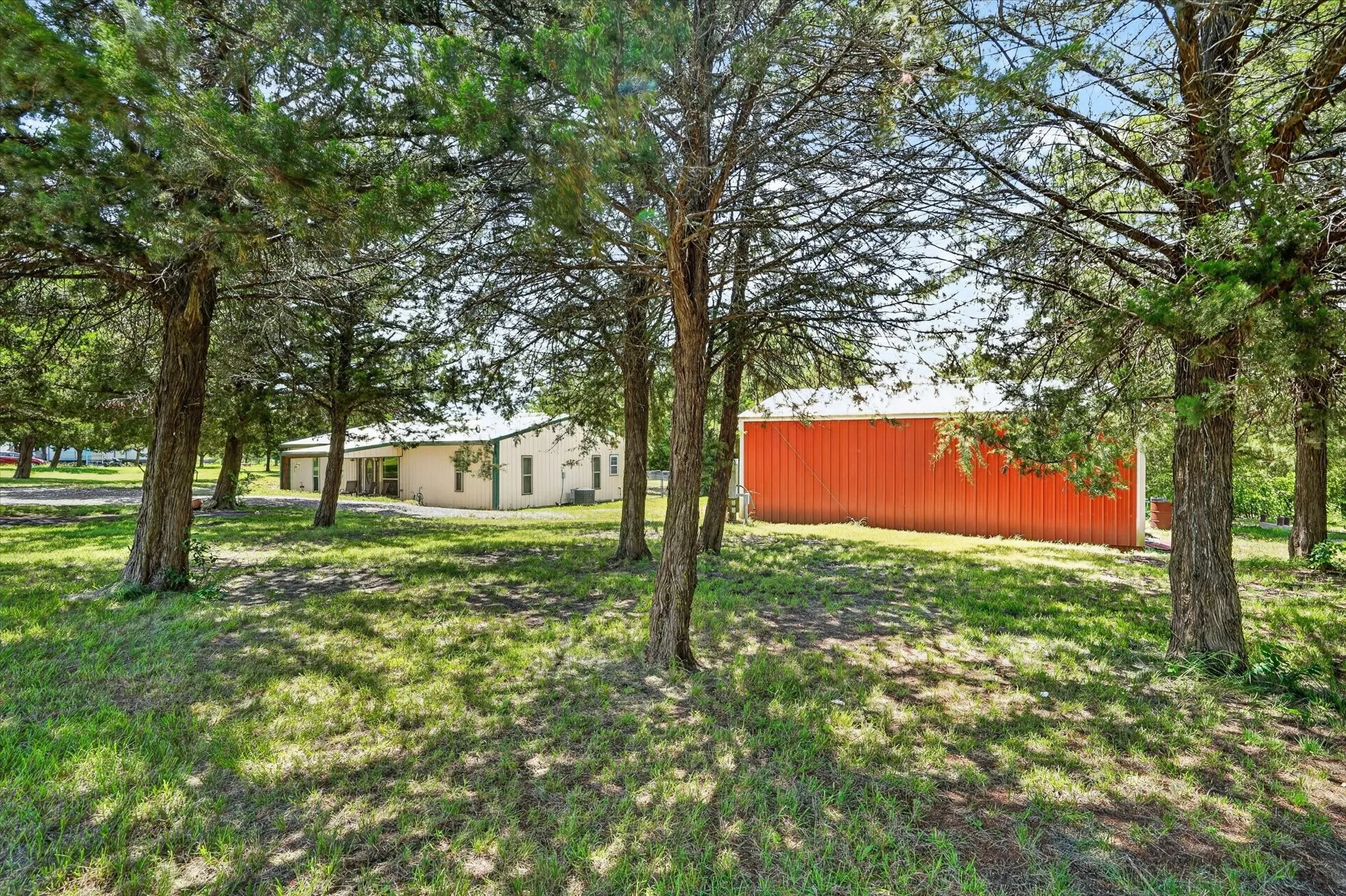 Single Family Residence For Sale in Hunt County , 8088 Telegraph Road, Quinlan, Texas 75474, 3 Bedroom, 2 Bathroom, 2 Garage spaces, 1,500 Sqft, built in 2019, mls#21300891, Real Estate Agent in Quinlan, Homes For Sale in Hunt county, Homes For Sale in Quinlan, Realtor in Quinlan Texas, Real Estate Brokerage Independent Realty Texas, Luminita Cordes Realtor