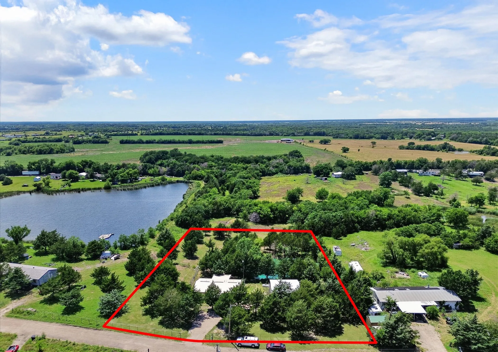 Single Family Residence For Sale in Hunt County , 8088 Telegraph Road, Quinlan, Texas 75474, 3 Bedroom, 2 Bathroom, 2 Garage spaces, 1,500 Sqft, built in 2019, mls#21300891, Real Estate Agent in Quinlan, Homes For Sale in Hunt county, Homes For Sale in Quinlan, Realtor in Quinlan Texas, Real Estate Brokerage Independent Realty Texas, Luminita Cordes Realtor