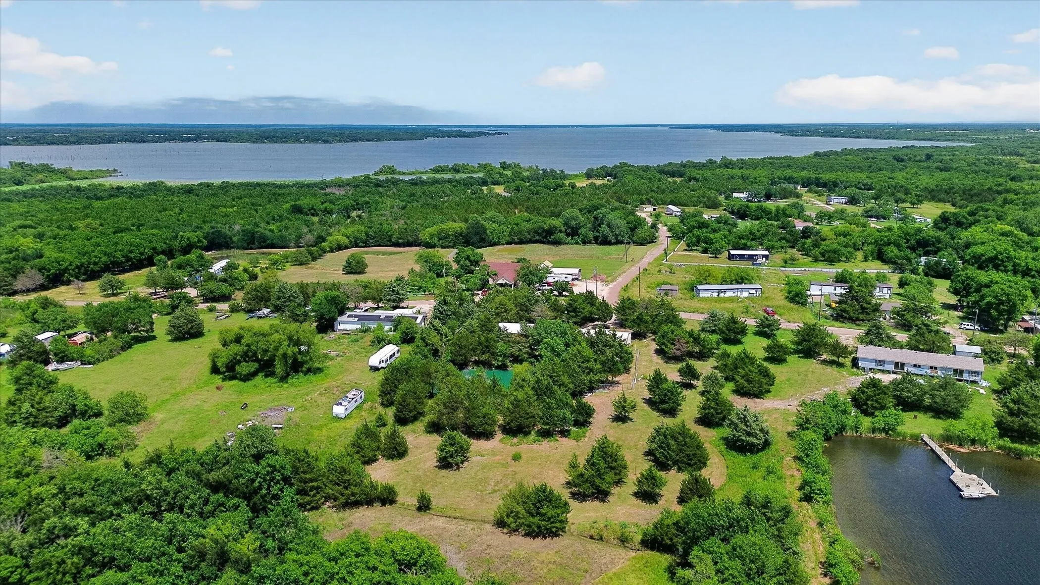 Single Family Residence For Sale in Hunt County , 8088 Telegraph Road, Quinlan, Texas 75474, 3 Bedroom, 2 Bathroom, 2 Garage spaces, 1,500 Sqft, built in 2019, mls#21300891, Real Estate Agent in Quinlan, Homes For Sale in Hunt county, Homes For Sale in Quinlan, Realtor in Quinlan Texas, Real Estate Brokerage Independent Realty Texas, Luminita Cordes Realtor