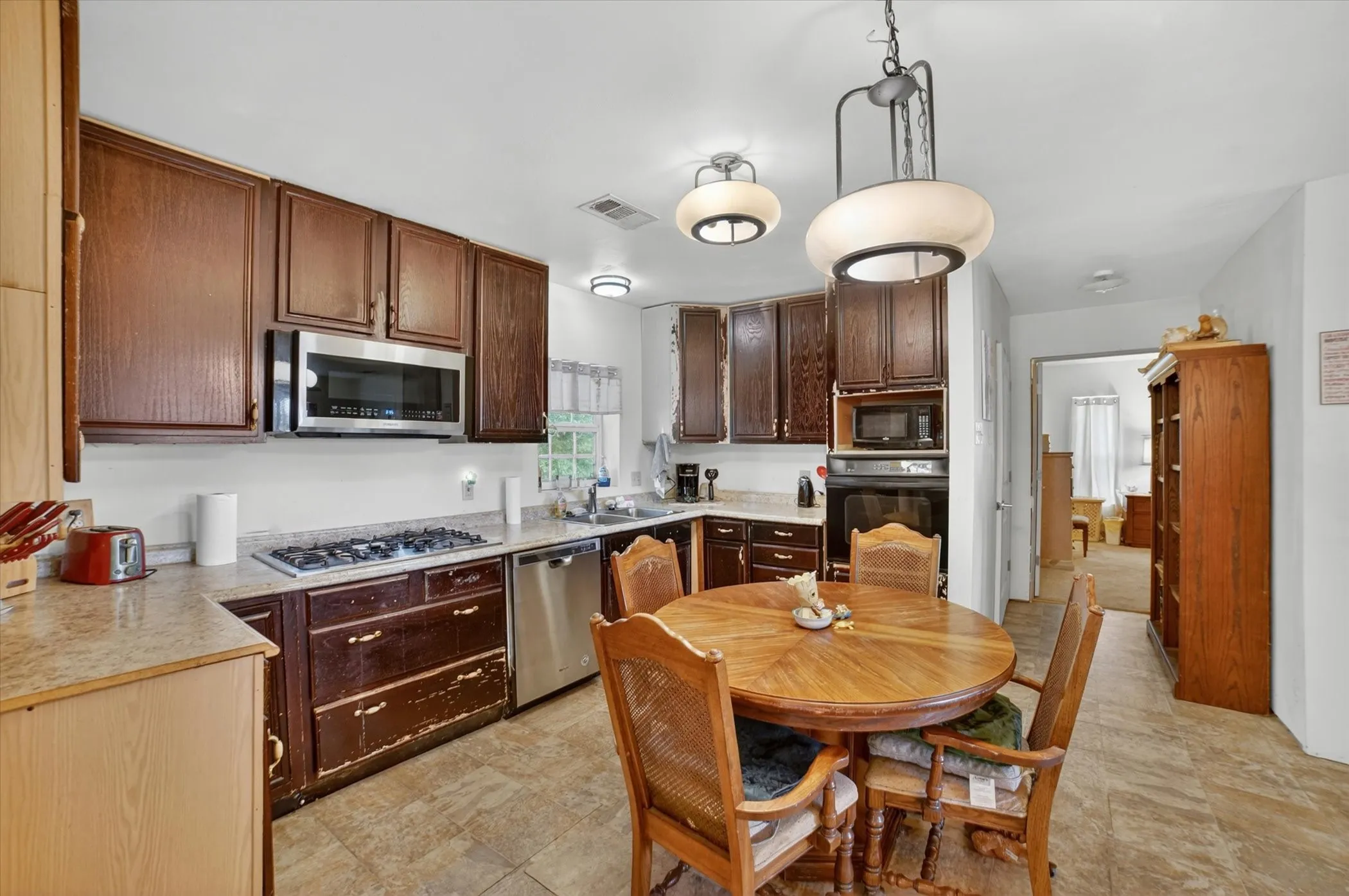 Single Family Residence For Sale in Hunt County , 8088 Telegraph Road, Quinlan, Texas 75474, 3 Bedroom, 2 Bathroom, 2 Garage spaces, 1,500 Sqft, built in 2019, mls#21300891, Real Estate Agent in Quinlan, Homes For Sale in Hunt county, Homes For Sale in Quinlan, Realtor in Quinlan Texas, Real Estate Brokerage Independent Realty Texas, Luminita Cordes Realtor