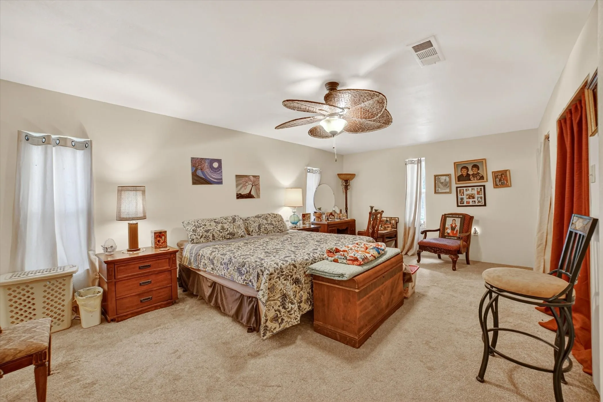 Single Family Residence For Sale in Hunt County , 8088 Telegraph Road, Quinlan, Texas 75474, 3 Bedroom, 2 Bathroom, 2 Garage spaces, 1,500 Sqft, built in 2019, mls#21300891, Real Estate Agent in Quinlan, Homes For Sale in Hunt county, Homes For Sale in Quinlan, Realtor in Quinlan Texas, Real Estate Brokerage Independent Realty Texas, Luminita Cordes Realtor