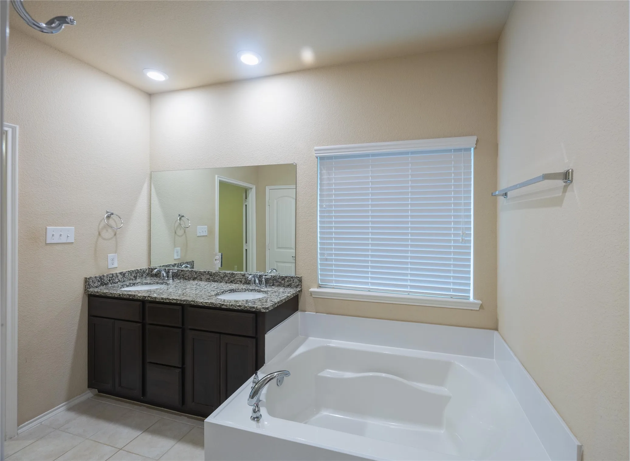 Single Family Residence For Rent in Collin County , 9821 Prairie dog Lane, Mc Kinney, Texas 75071, 3 Bedroom, 3 Bathroom, 2 Garage spaces, 2,292 Sqft, built in 2017, mls#21302606, Real Estate Agent in Mc Kinney, Homes For Rent in Collin county, Homes For Rent in Mc Kinney, Realtor in Mc Kinney Texas, Real Estate Brokerage Independent Realty Texas, Luminita Cordes Realtor