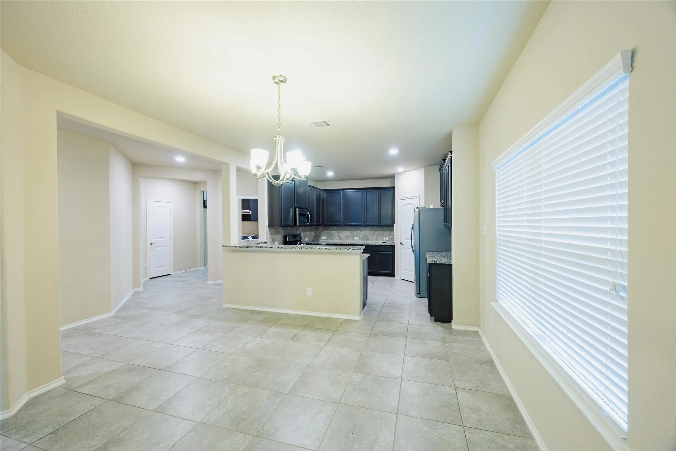 Single Family Residence For Rent in Collin County , 9821 Prairie dog Lane, Mc Kinney, Texas 75071, 3 Bedroom, 3 Bathroom, 2 Garage spaces, 2,292 Sqft, built in 2017, mls#21302606, Real Estate Agent in Mc Kinney, Homes For Rent in Collin county, Homes For Rent in Mc Kinney, Realtor in Mc Kinney Texas, Real Estate Brokerage Independent Realty Texas, Luminita Cordes Realtor