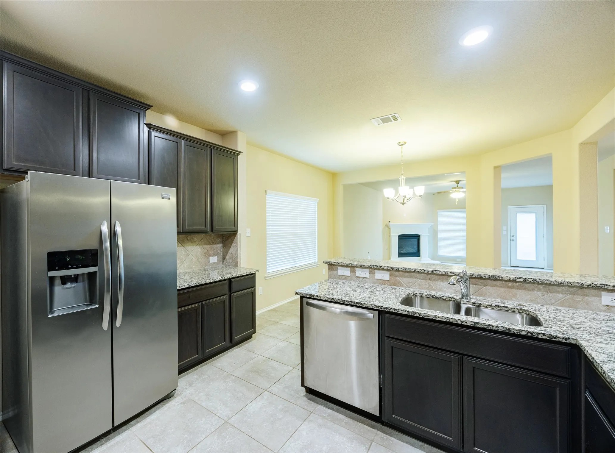 Single Family Residence For Rent in Collin County , 9821 Prairie dog Lane, Mc Kinney, Texas 75071, 3 Bedroom, 3 Bathroom, 2 Garage spaces, 2,292 Sqft, built in 2017, mls#21302606, Real Estate Agent in Mc Kinney, Homes For Rent in Collin county, Homes For Rent in Mc Kinney, Realtor in Mc Kinney Texas, Real Estate Brokerage Independent Realty Texas, Luminita Cordes Realtor