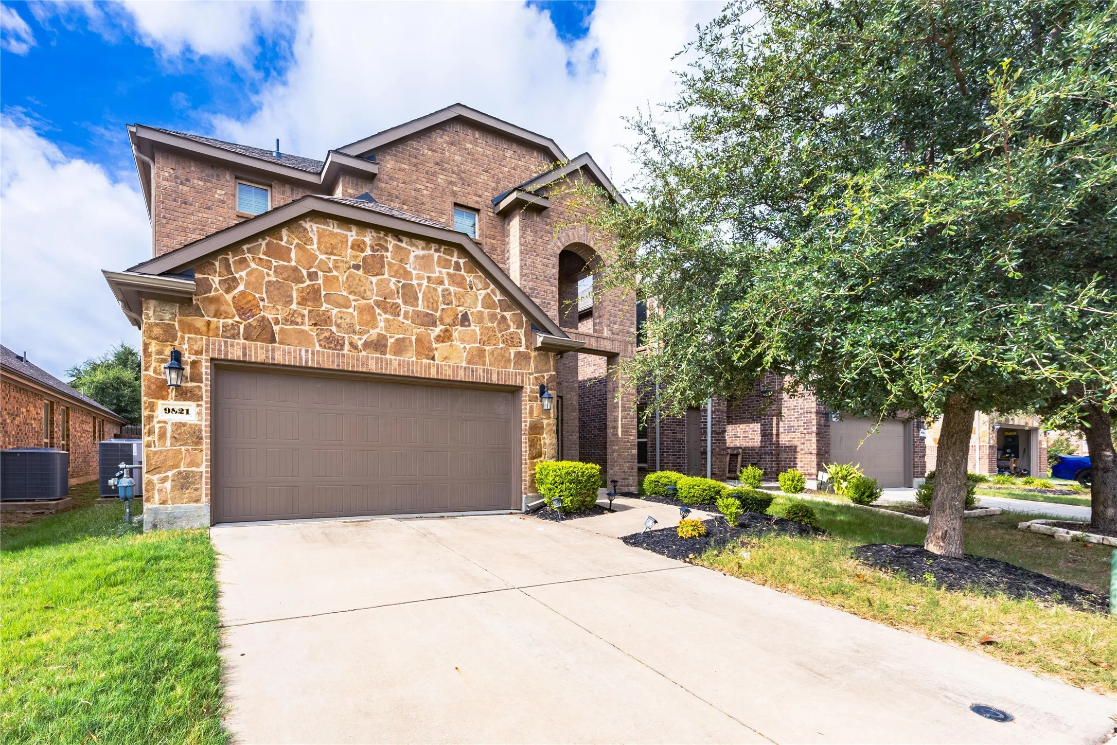 Single Family Residence For Rent in Collin County , 9821 Prairie dog Lane, Mc Kinney, Texas 75071, 3 Bedroom, 3 Bathroom, 2 Garage spaces, 2,292 Sqft, built in 2017, mls#21302606, Real Estate Agent in Mc Kinney, Homes For Rent in Collin county, Homes For Rent in Mc Kinney, Realtor in Mc Kinney Texas, Real Estate Brokerage Independent Realty Texas, Luminita Cordes Realtor