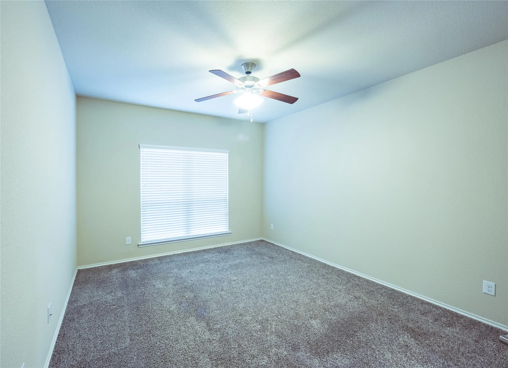 Single Family Residence For Rent in Collin County , 9821 Prairie dog Lane, Mc Kinney, Texas 75071, 3 Bedroom, 3 Bathroom, 2 Garage spaces, 2,292 Sqft, built in 2017, mls#21302606, Real Estate Agent in Mc Kinney, Homes For Rent in Collin county, Homes For Rent in Mc Kinney, Realtor in Mc Kinney Texas, Real Estate Brokerage Independent Realty Texas, Luminita Cordes Realtor