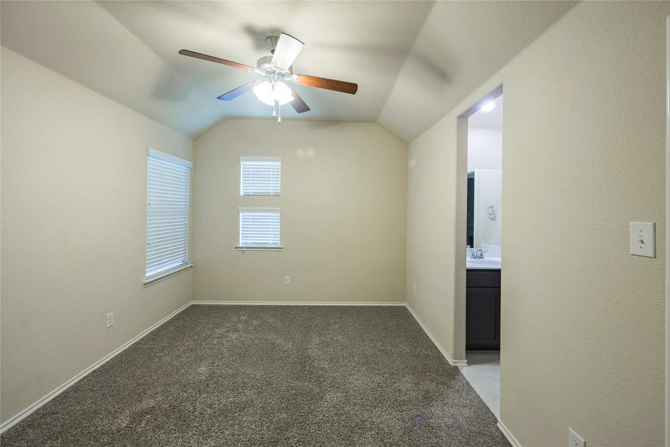 Single Family Residence For Rent in Collin County , 9821 Prairie dog Lane, Mc Kinney, Texas 75071, 3 Bedroom, 3 Bathroom, 2 Garage spaces, 2,292 Sqft, built in 2017, mls#21302606, Real Estate Agent in Mc Kinney, Homes For Rent in Collin county, Homes For Rent in Mc Kinney, Realtor in Mc Kinney Texas, Real Estate Brokerage Independent Realty Texas, Luminita Cordes Realtor