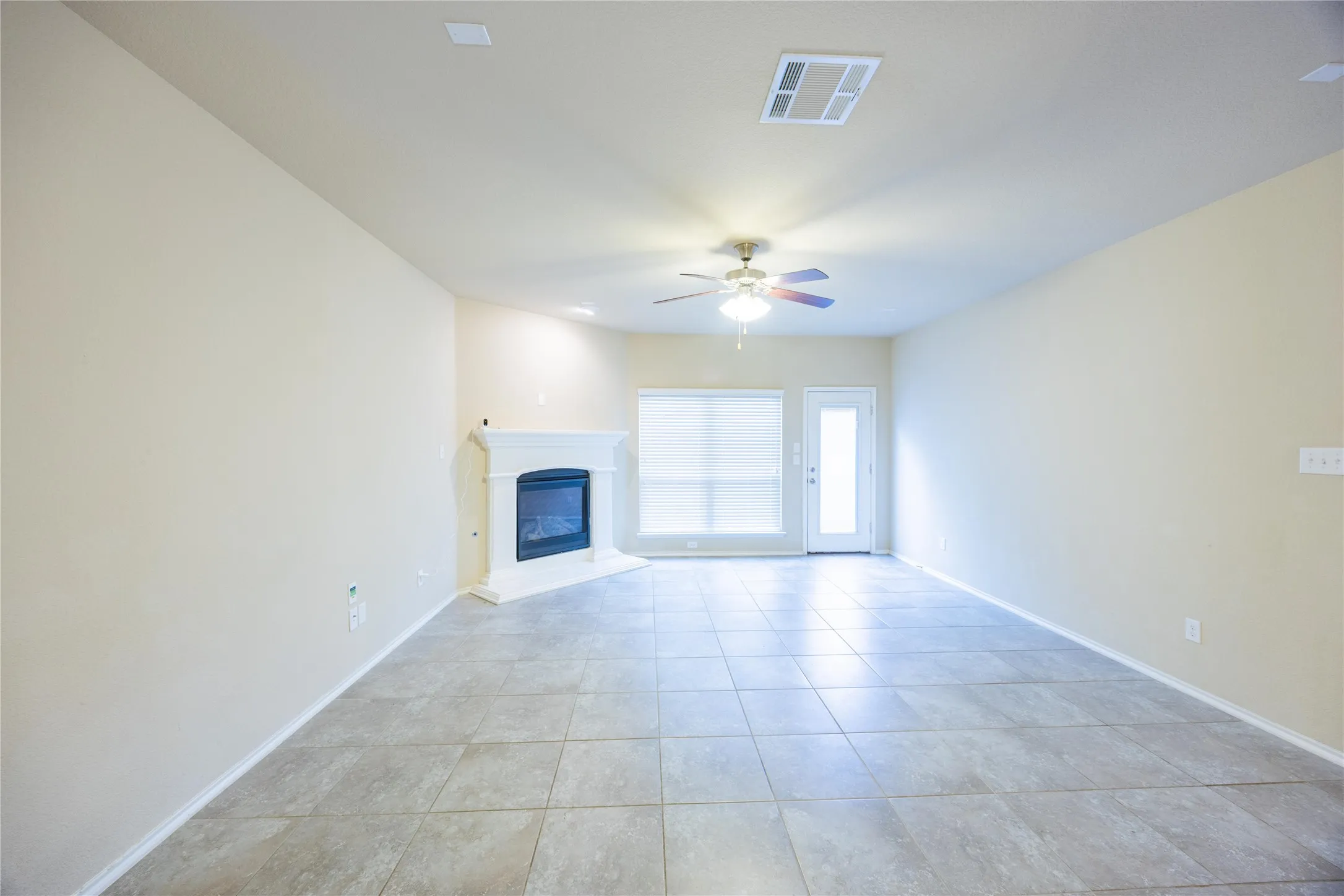 Single Family Residence For Rent in Collin County , 9821 Prairie dog Lane, Mc Kinney, Texas 75071, 3 Bedroom, 3 Bathroom, 2 Garage spaces, 2,292 Sqft, built in 2017, mls#21302606, Real Estate Agent in Mc Kinney, Homes For Rent in Collin county, Homes For Rent in Mc Kinney, Realtor in Mc Kinney Texas, Real Estate Brokerage Independent Realty Texas, Luminita Cordes Realtor