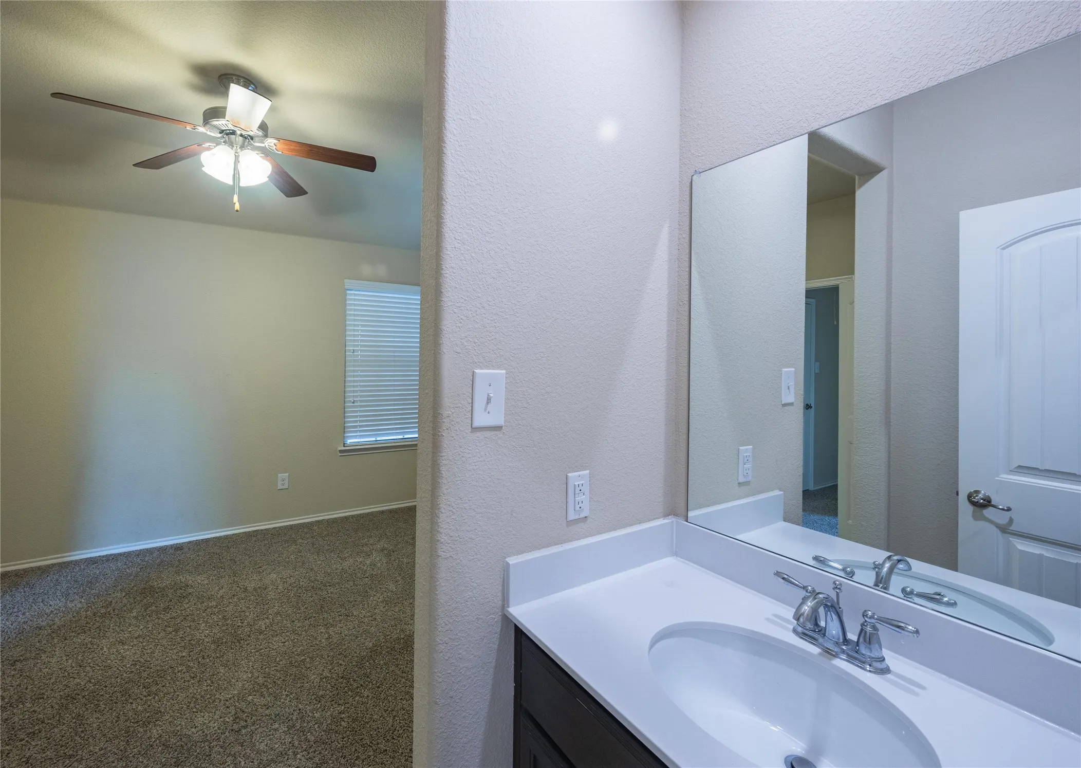 Single Family Residence For Rent in Collin County , 9821 Prairie dog Lane, Mc Kinney, Texas 75071, 3 Bedroom, 3 Bathroom, 2 Garage spaces, 2,292 Sqft, built in 2017, mls#21302606, Real Estate Agent in Mc Kinney, Homes For Rent in Collin county, Homes For Rent in Mc Kinney, Realtor in Mc Kinney Texas, Real Estate Brokerage Independent Realty Texas, Luminita Cordes Realtor
